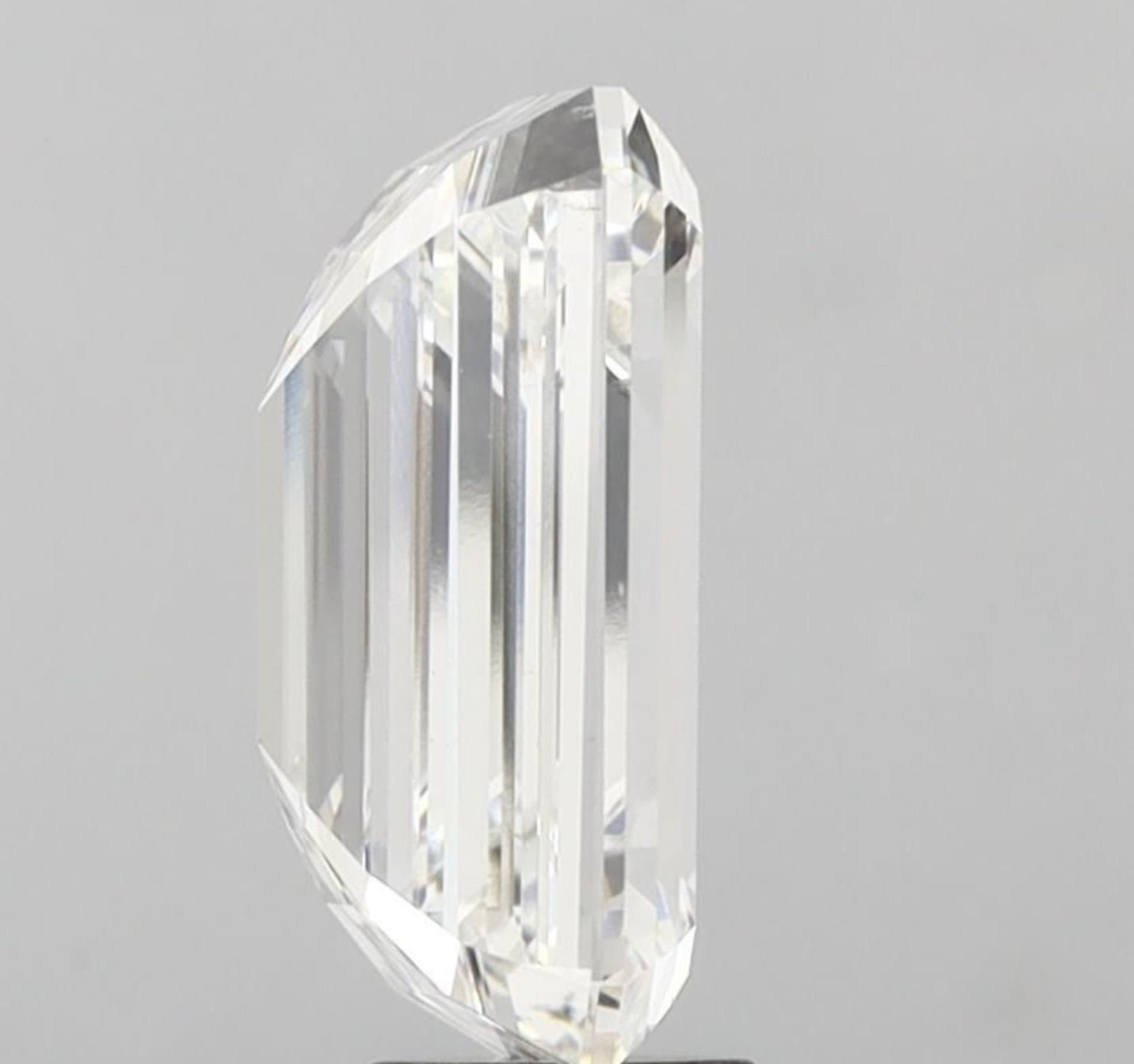 Emerald Cut Diamond F Colour VS2 Clarity 10.03 Carat EX EX - IGI - Bild 4 aus 8