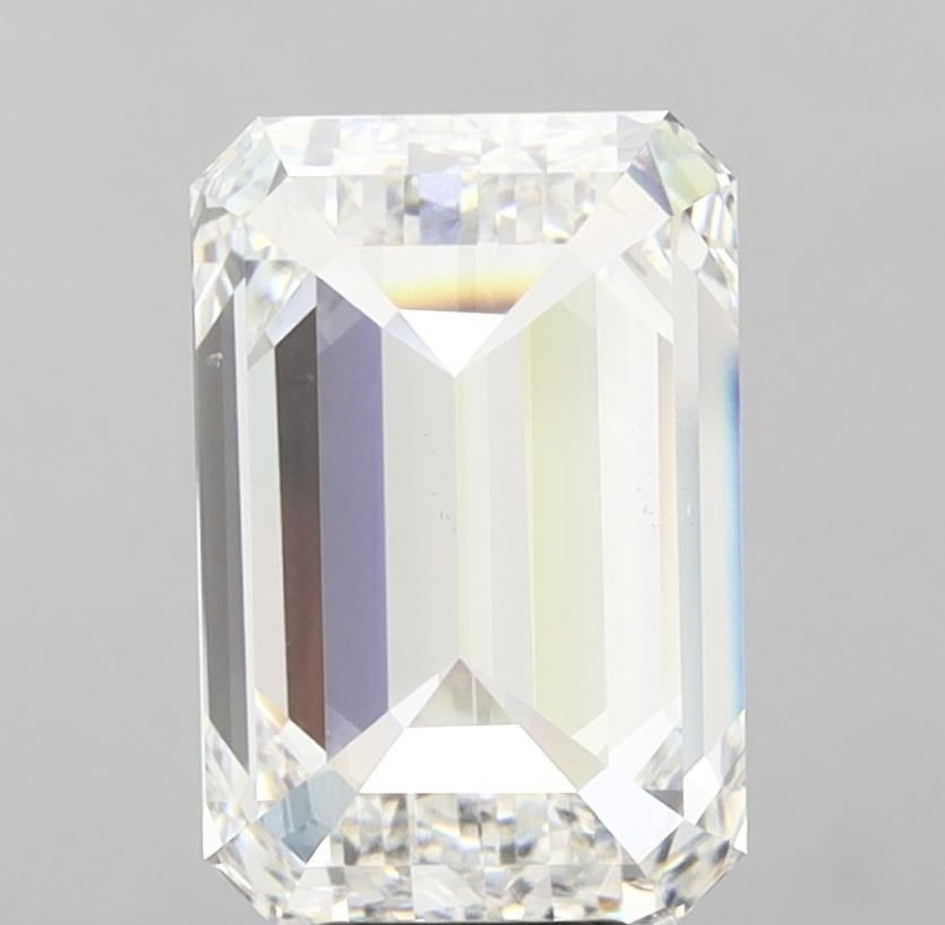 Emerald Cut Diamond F Colour VS2 Clarity 10.03 Carat EX EX - IGI - Bild 3 aus 8