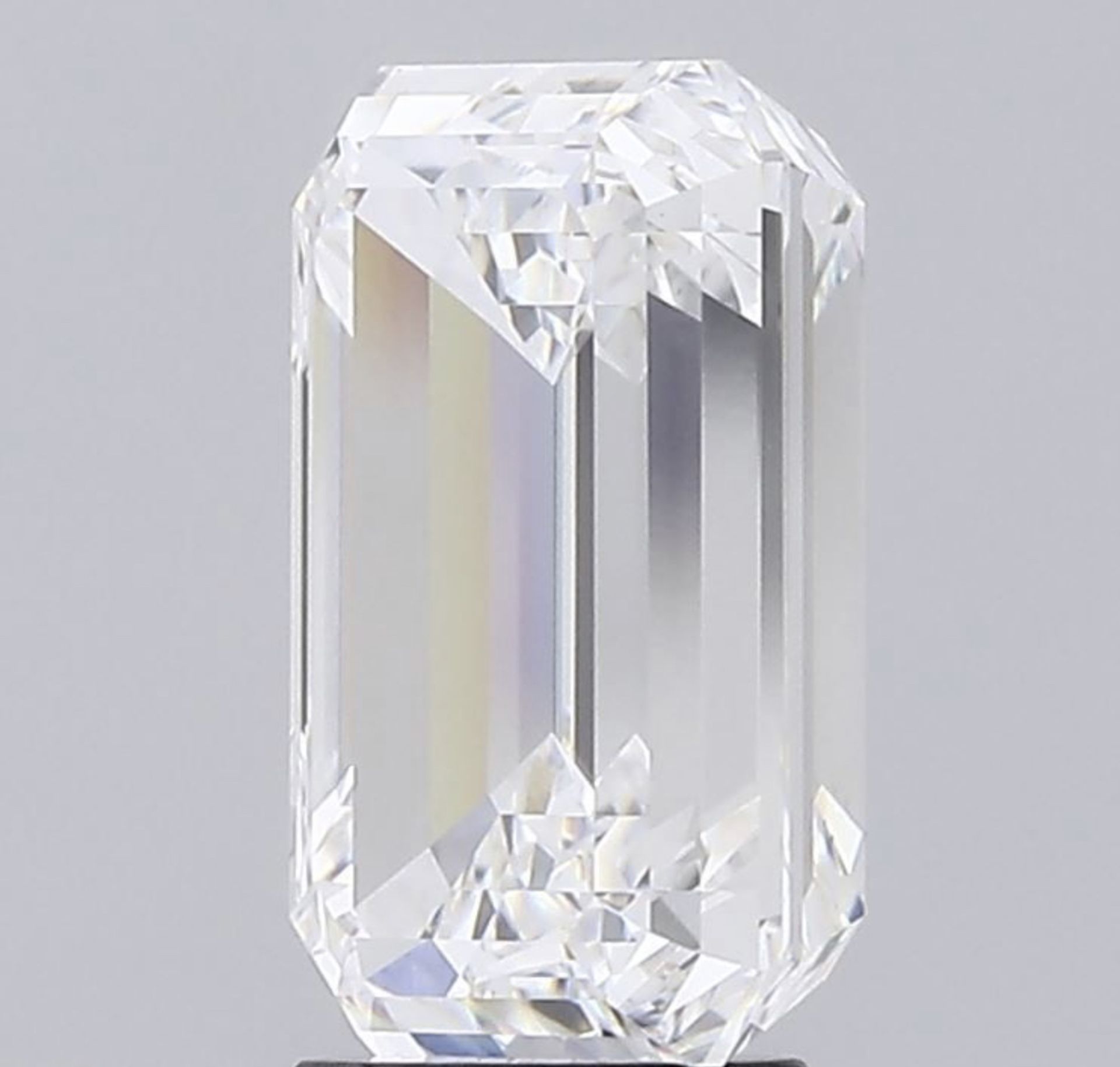 Emerald Cut Diamond F Colour VVS2 Clarity 5.06 Carat EX EX - LG574319971 - Image 2 of 9