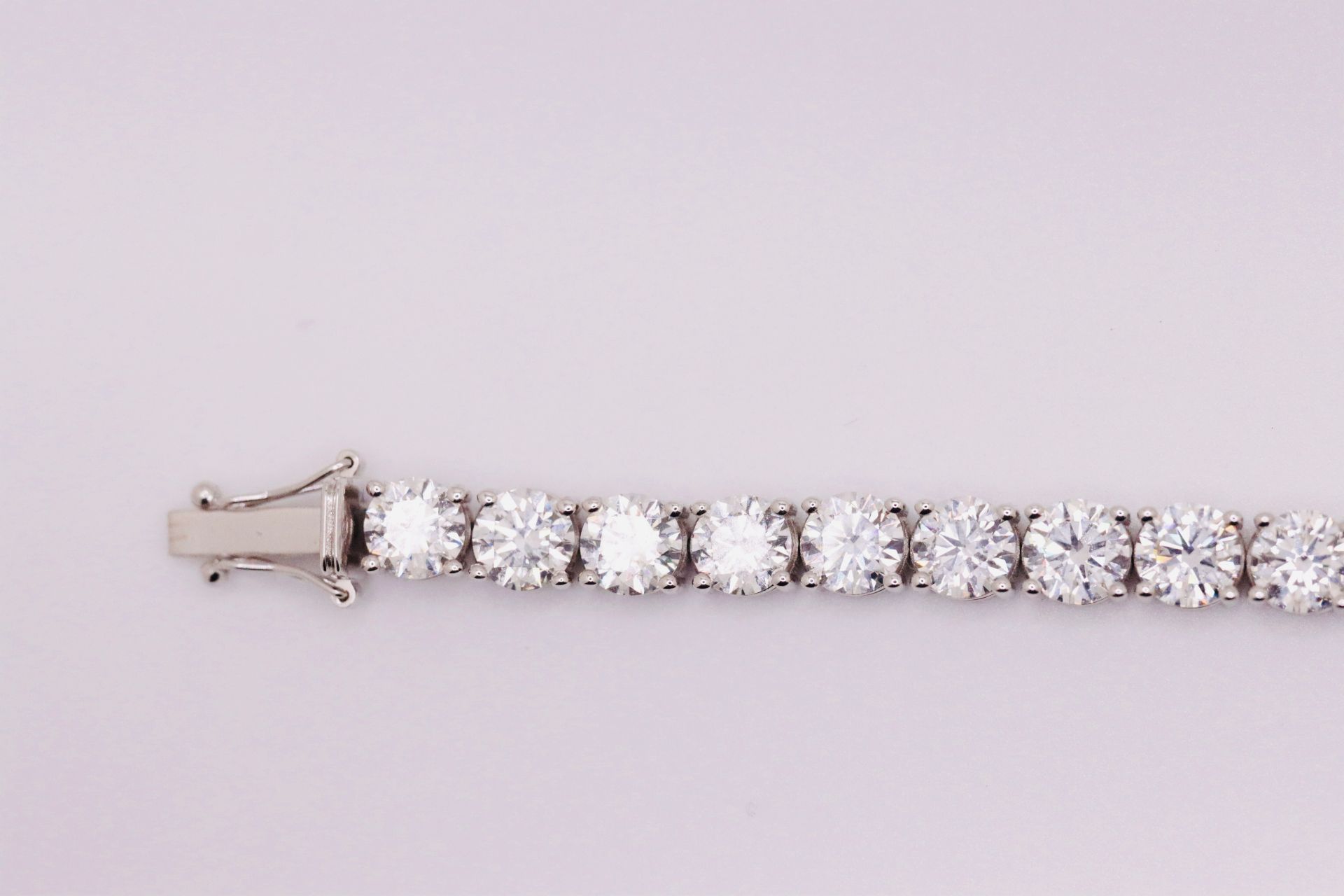 Round Brilliant Cut 21 Carat Diamond Tennis Bracelet D Colour VVS Clarity - 18Kt White Gold - IGI - Bild 6 aus 9