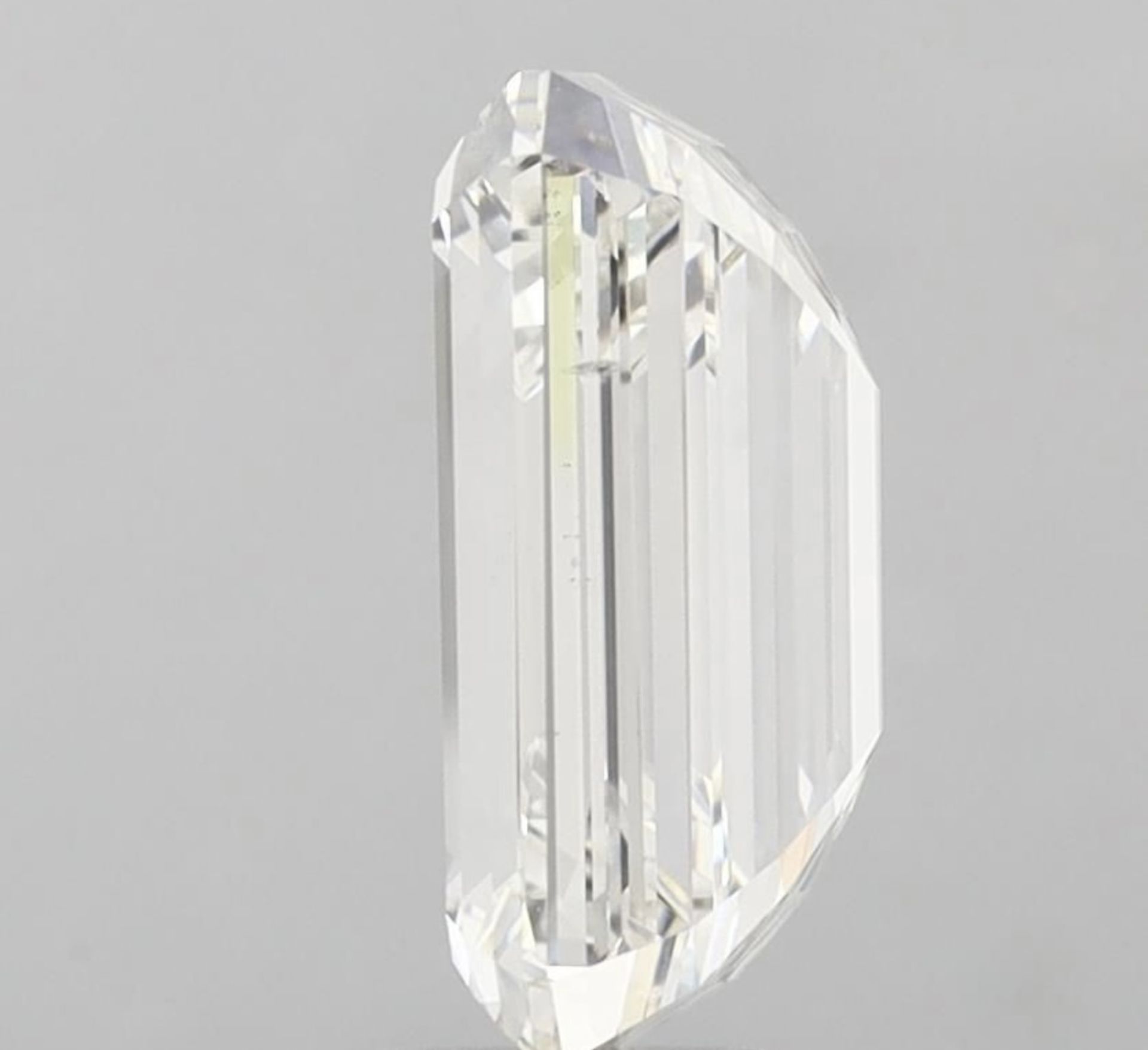 Emerald Cut Diamond F Colour VS2 Clarity 10.03 Carat EX EX - IGI - Bild 2 aus 8