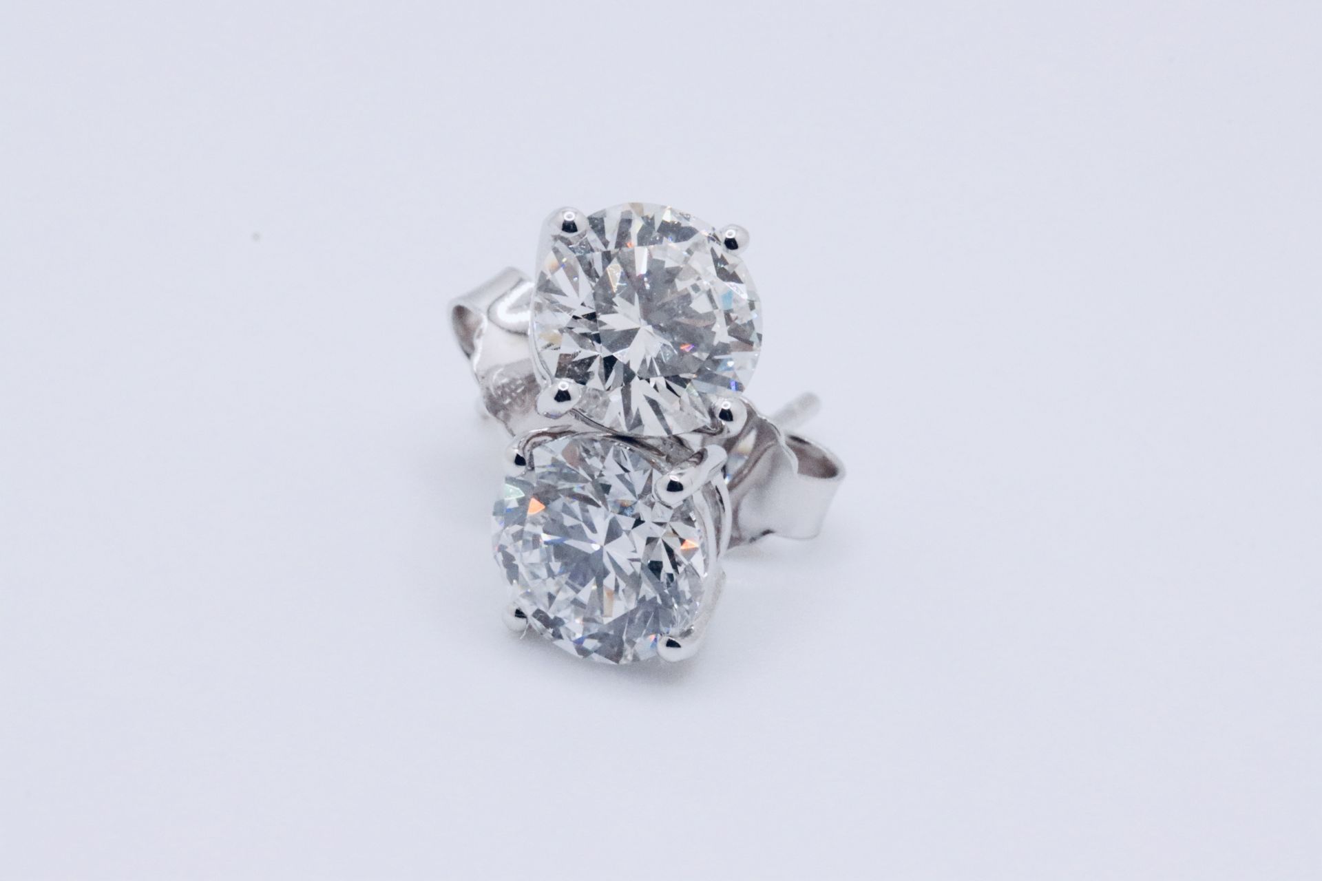 ** ON SALE ** Round Brilliant Cut 5.00 Carat Diamond Earrings Set in 18kt White Gold - F Colour - Image 2 of 7