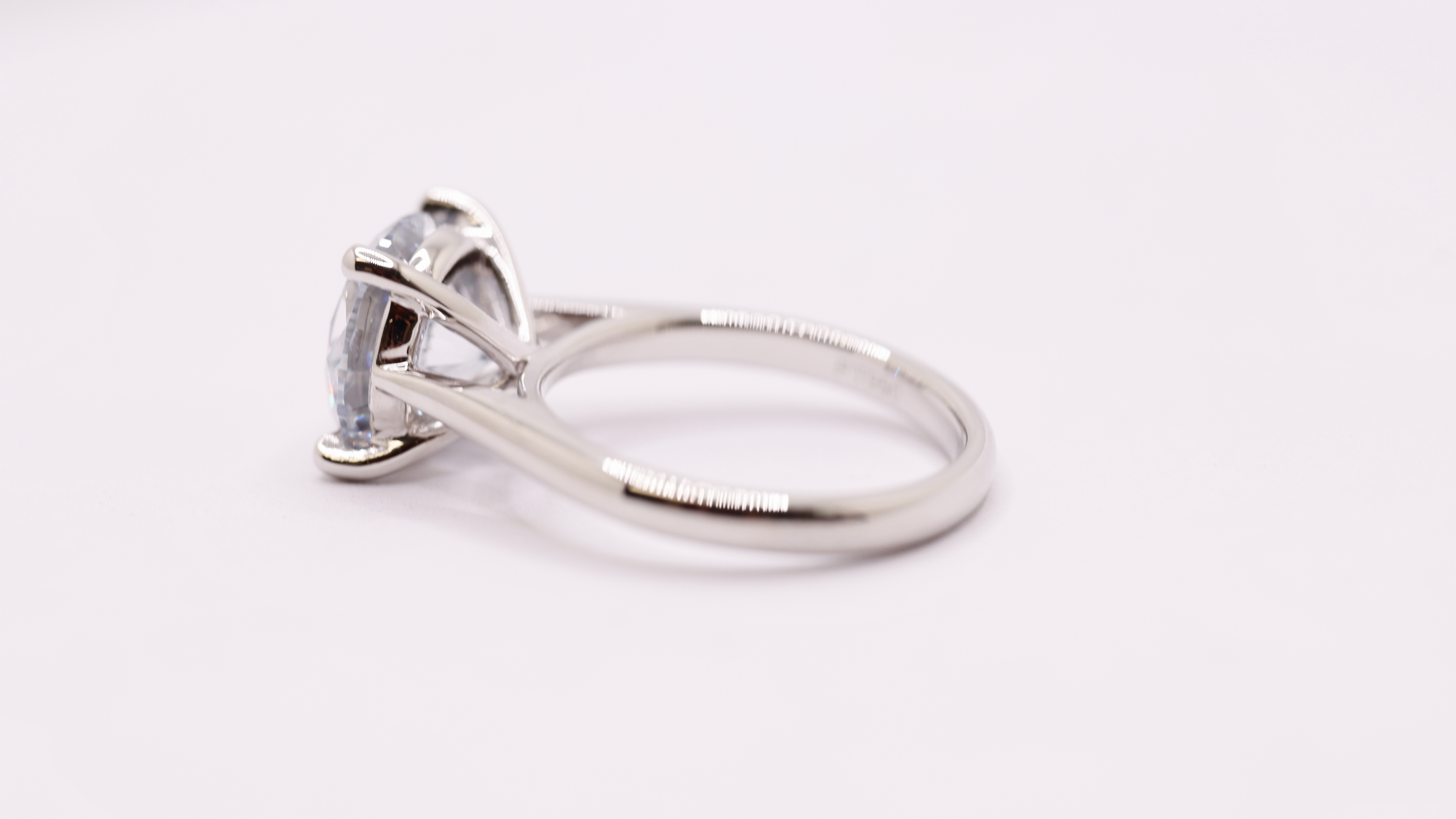 Round Brilliant Cut Diamond 4.04 Carat Fancy Blue Colour VVS2 Clarity Platinum Ring - IGI Cert - Bild 5 aus 11