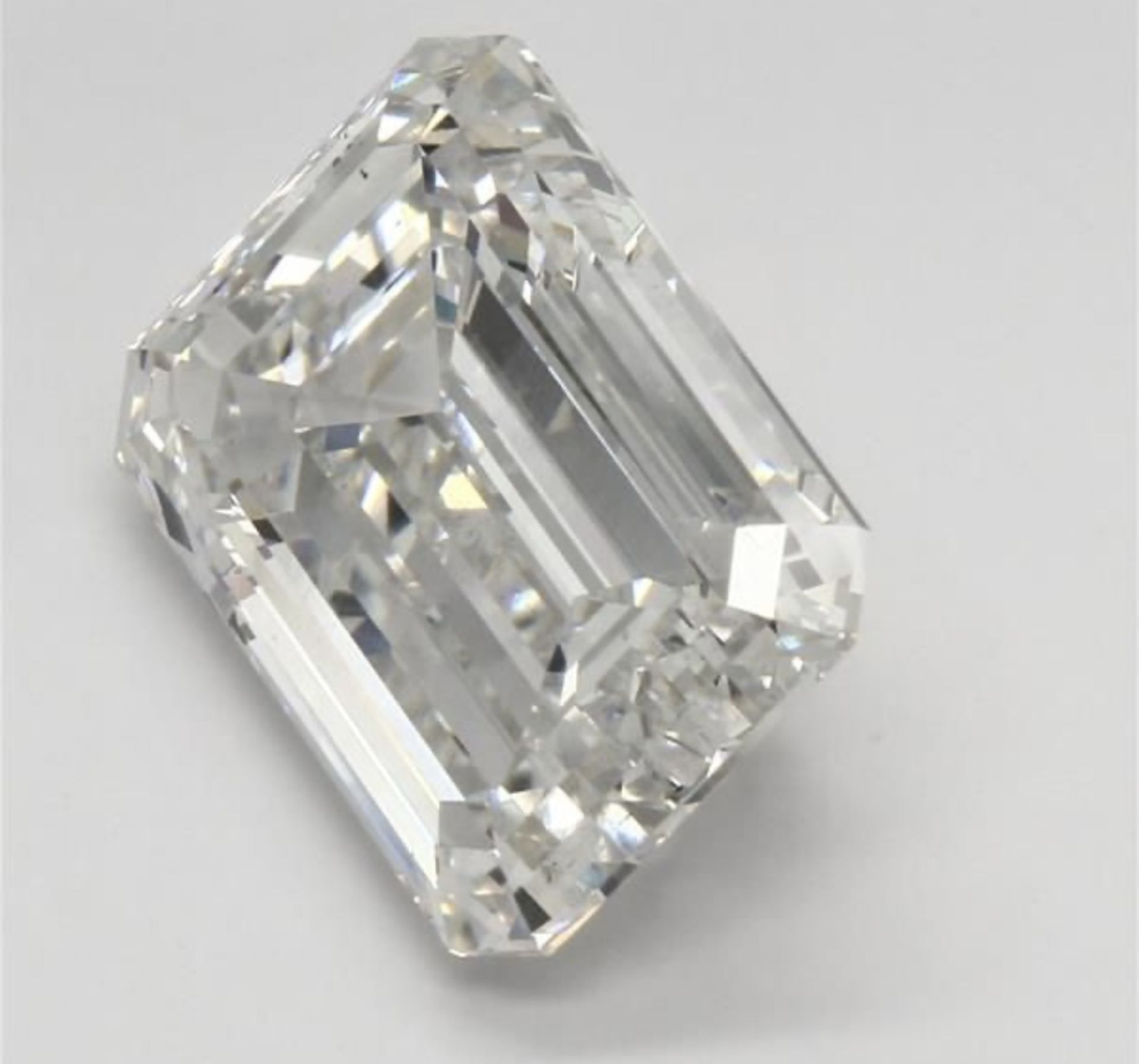 Emerald Cut Diamond F Colour VS2 Clarity 8.45 Carat EX EX - IGI - Image 2 of 8