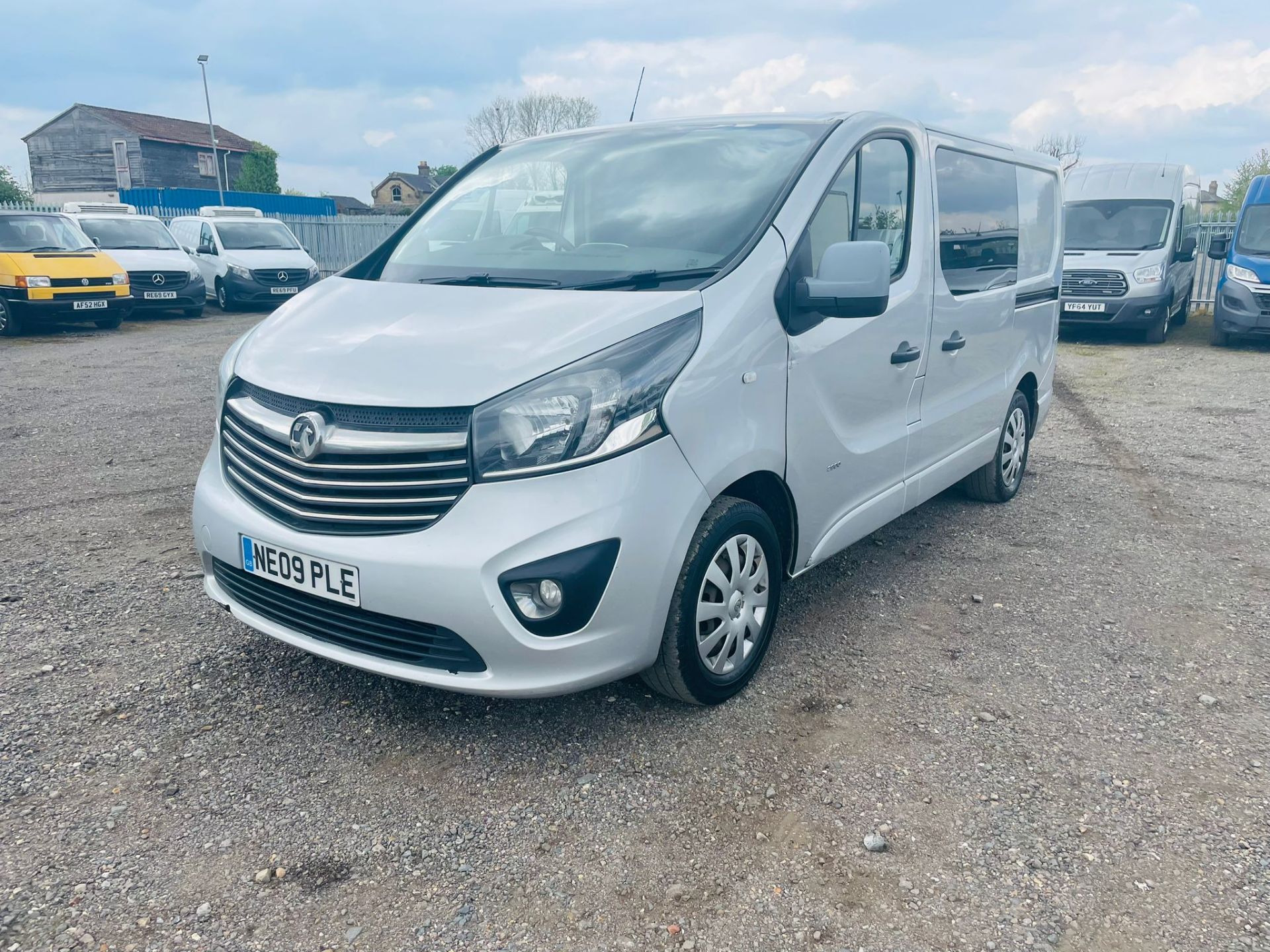 Vauxhall Vivaro 1.6 CDTI 115 Sportive L1 H1 CrewVan 2015 '15 Reg' A/C - 6 Seats - No Vat - Image 3 of 33