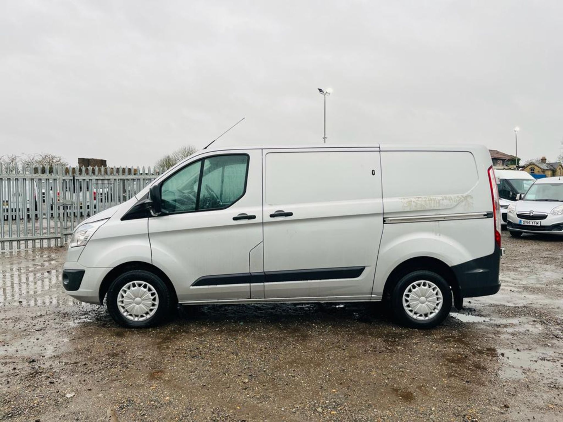 Ford Transit Custom 2.2 TDCI Trend E-Tech 2015 '15 Reg' - Panel Van - Image 4 of 28