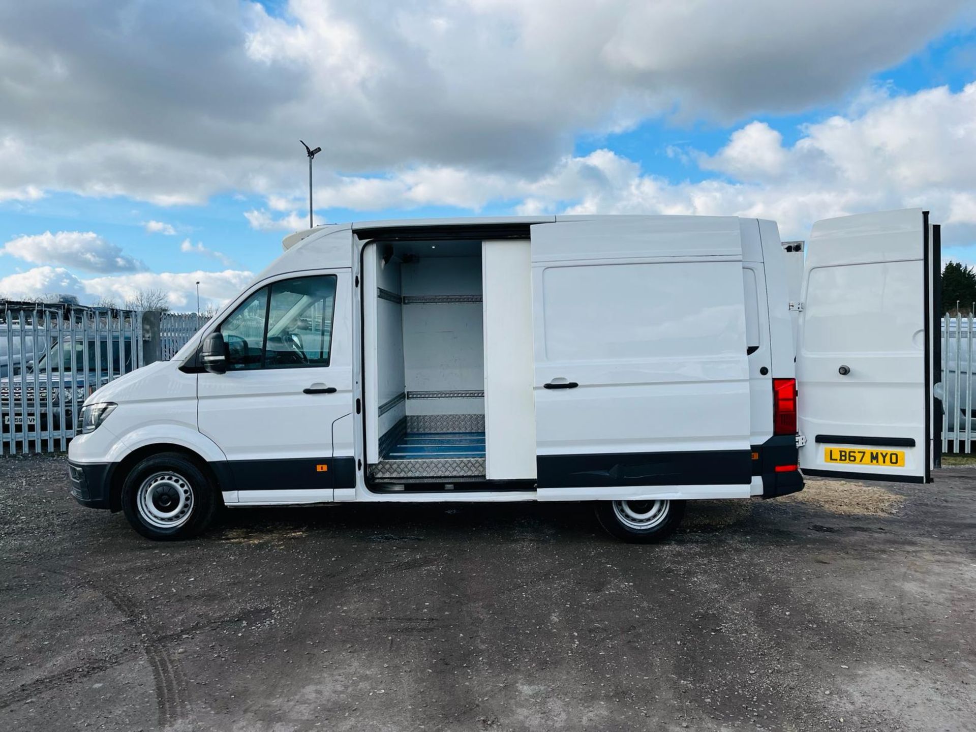 Volkswagen Crafter CR35 Startline TDI 140 2.0 BMT L2 H2 Fridge/Freezer 2018 '67 Reg'-ULEZ Compliant - Bild 5 aus 27