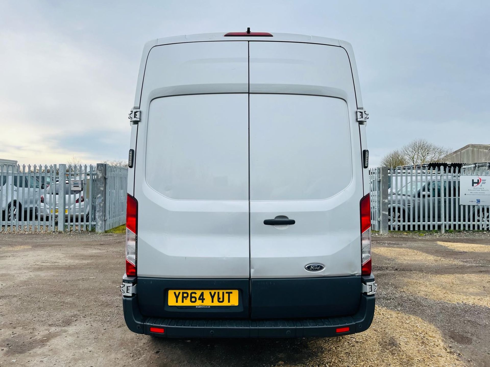 Ford Transit Trend 350 TDCI 125 2.2 L3 H3 2014 '64 Reg' - Parking sensors - Air Conditioning - Bild 9 aus 27