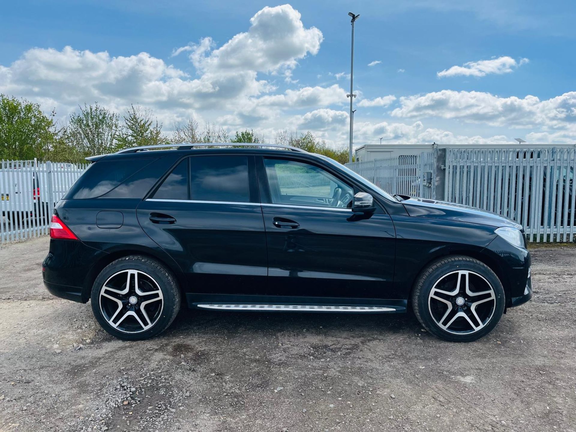 ** ON SALE ** Mercedes Benz ML350 3.0 CDI BlueTec AMG Sport Tiptronic 2013 '63 Reg' Sat Nav - A/C - Image 12 of 40