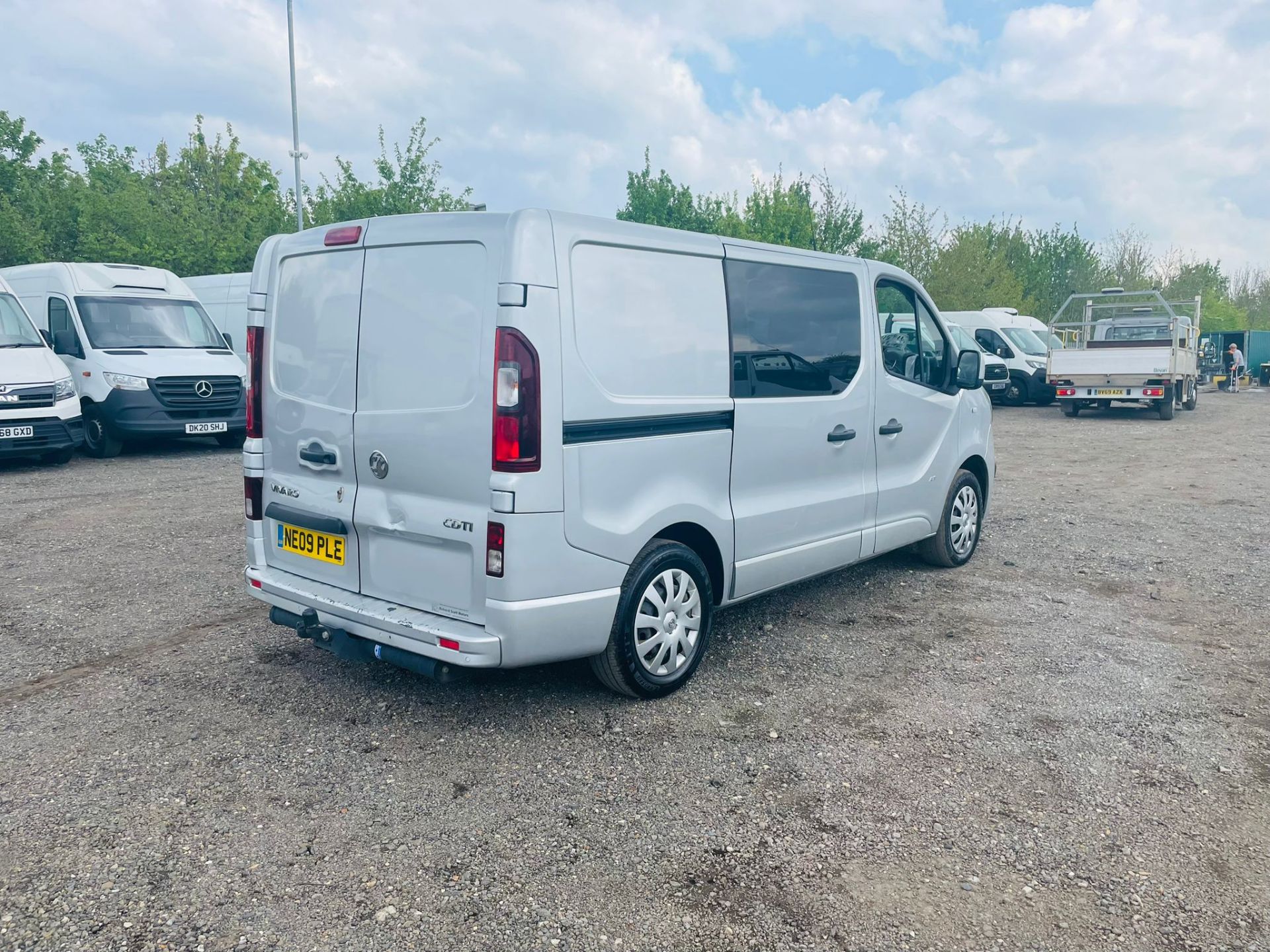 Vauxhall Vivaro 1.6 CDTI 115 Sportive L1 H1 CrewVan 2015 '15 Reg' A/C - 6 Seats - No Vat - Image 15 of 33