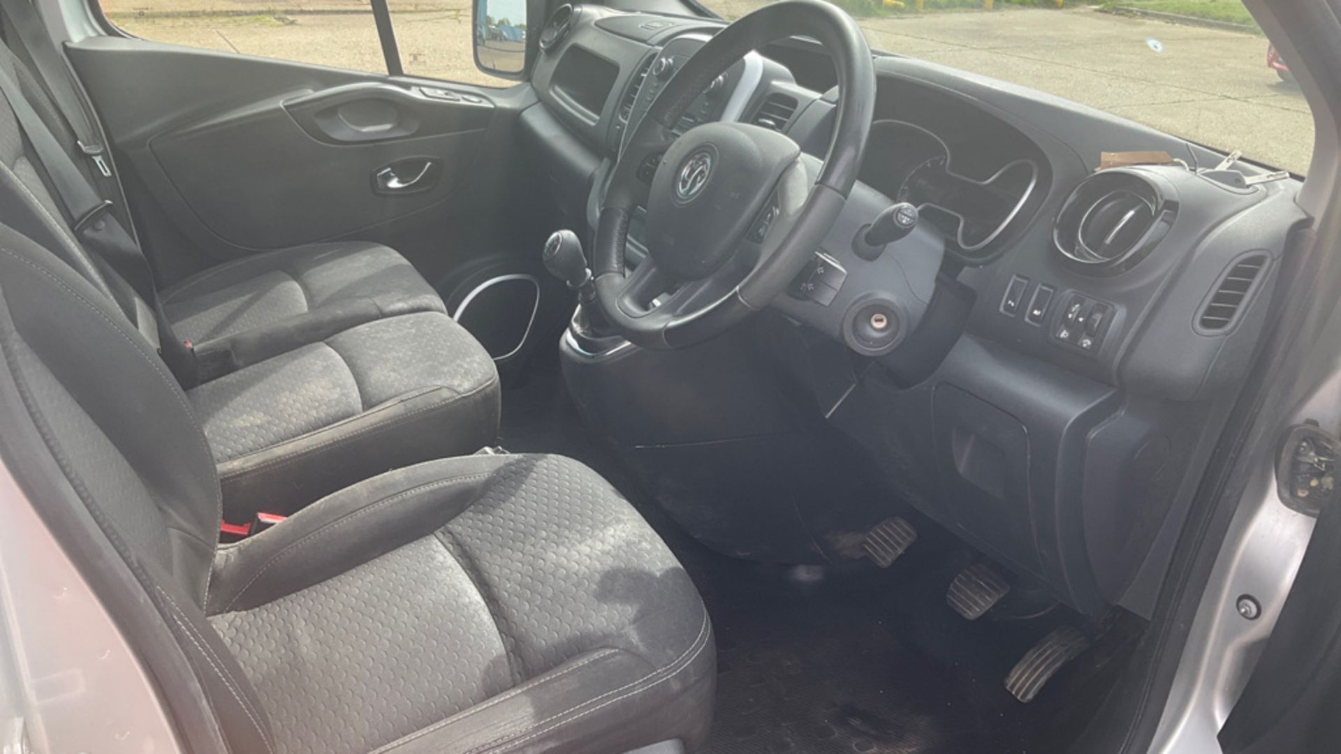 Vauxhall Vivaro 1.6 CDTI 115 Sportive L1 H1 CrewVan 2015 '15 Reg' A/C - 6 Seats - No Vat - Image 7 of 9