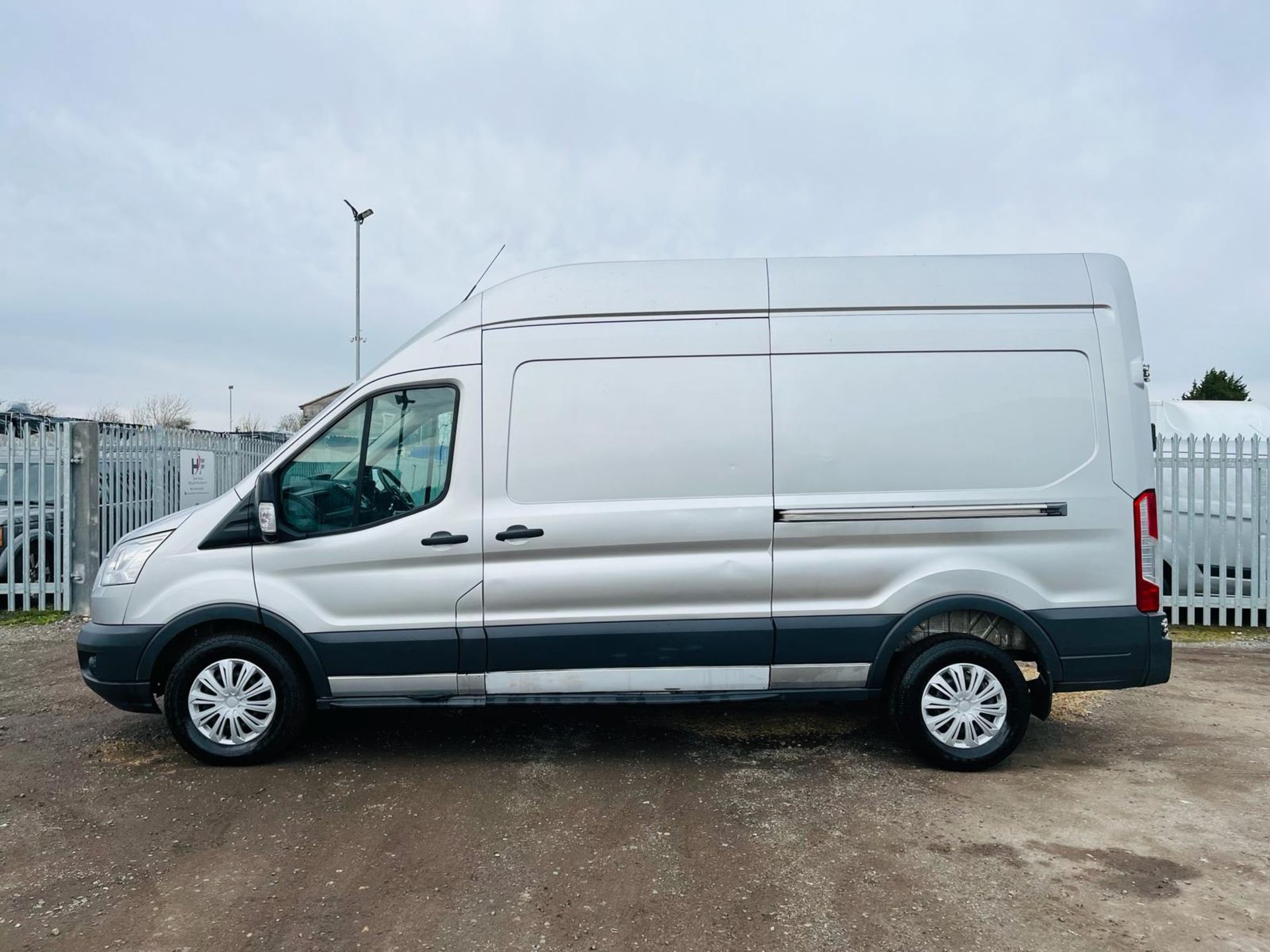 Ford Transit Trend 350 TDCI 125 2.2 L3 H3 2014 '64 Reg' - Parking sensors - Air Conditioning - Bild 4 aus 27