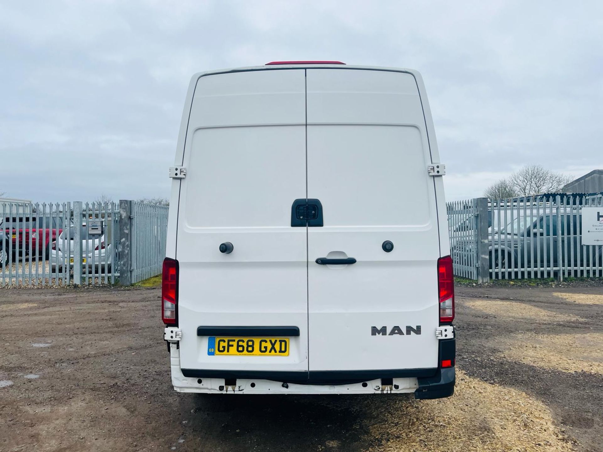 MAN TGE 3 FWD 2.0 TDI 140 SWB Standard - 2018 '68 Reg' Fridge/Freezer Unit - ULEZ Compliant - Image 10 of 28