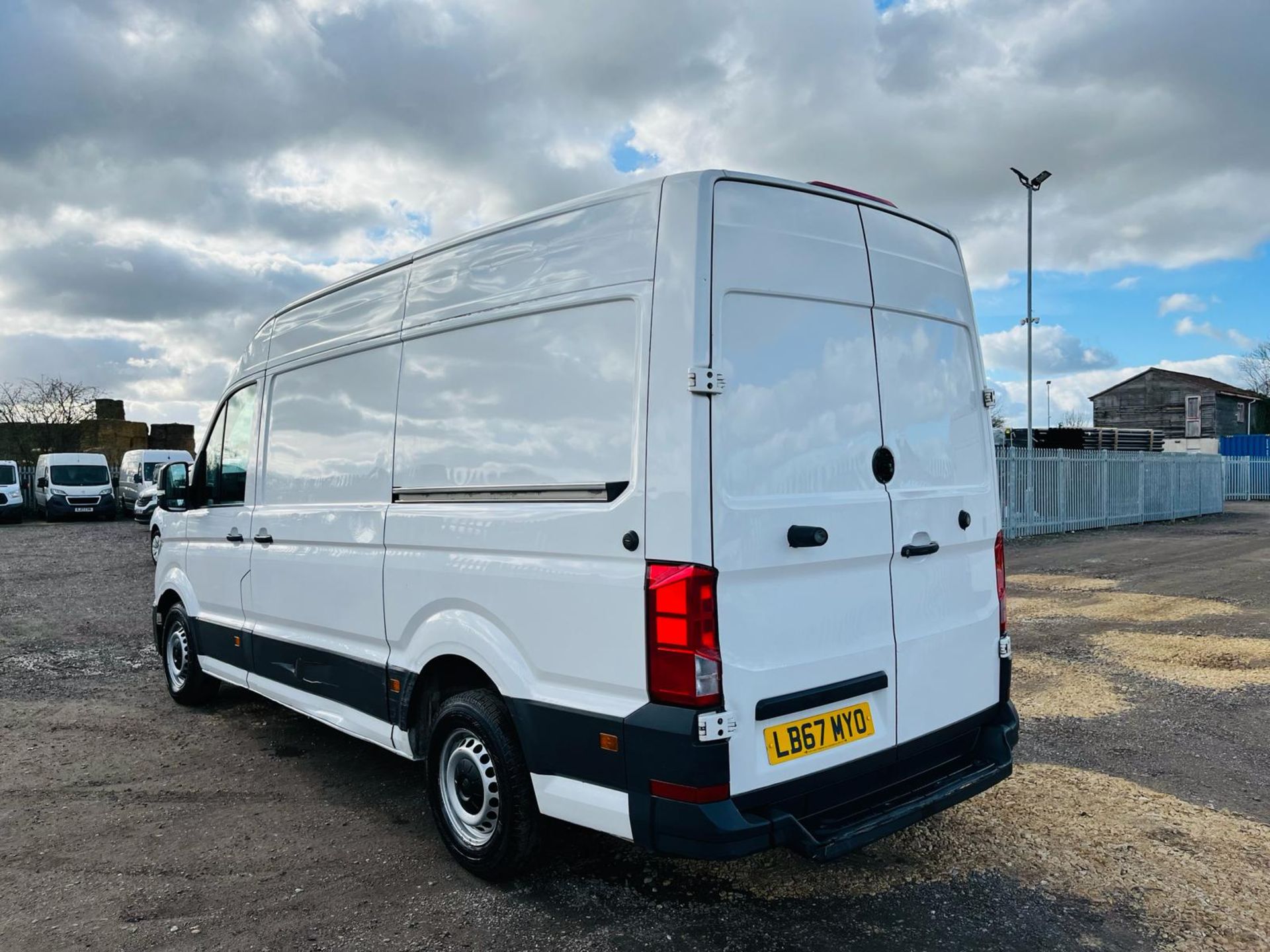 Volkswagen Crafter CR35 Startline TDI 140 2.0 BMT L2 H2 Fridge/Freezer 2018 '67 Reg'-ULEZ Compliant - Image 8 of 27