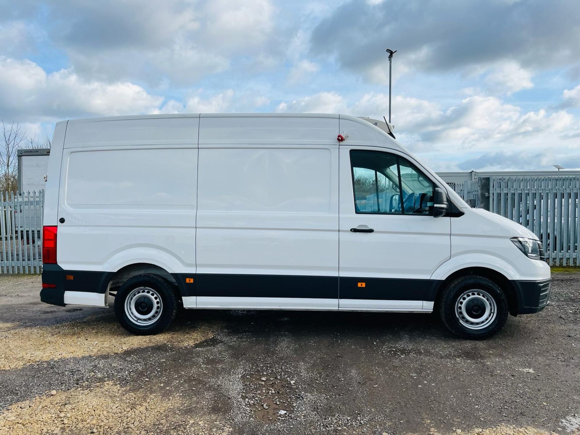 Volkswagen Crafter CR35 Startline TDI 140 2.0 BMT L2 H2 Fridge/Freezer 2018 '67 Reg'-ULEZ Compliant - Image 13 of 27