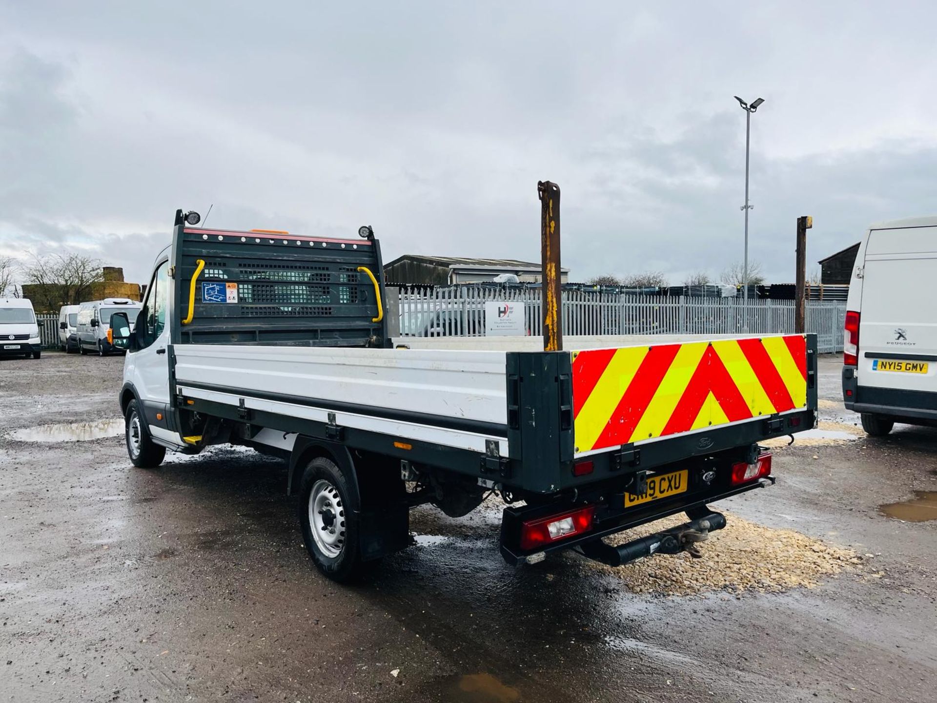 Ford Transit Dropside 350 L3 RWD TDCI 130 2.0 -2019 '19 Reg'- Tow Bar-ULEZ Compliant -1 Former Owner - Image 5 of 24