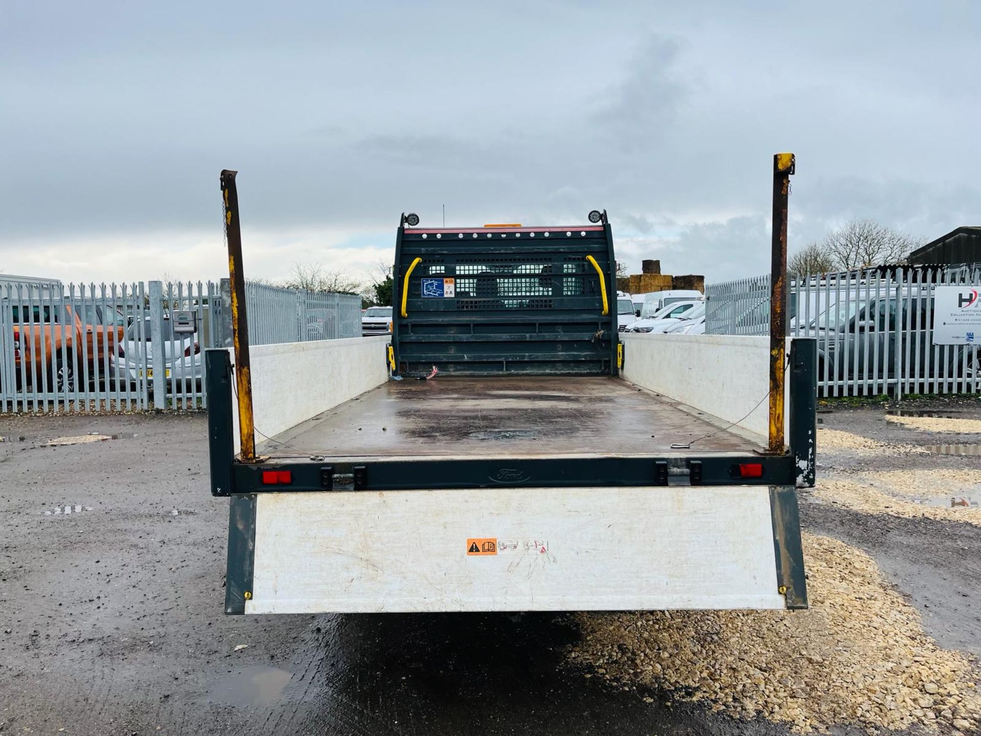 Ford Transit Dropside 350 L3 RWD TDCI 130 2.0 -2019 '19 Reg'- Tow Bar-ULEZ Compliant -1 Former Owner - Image 8 of 24