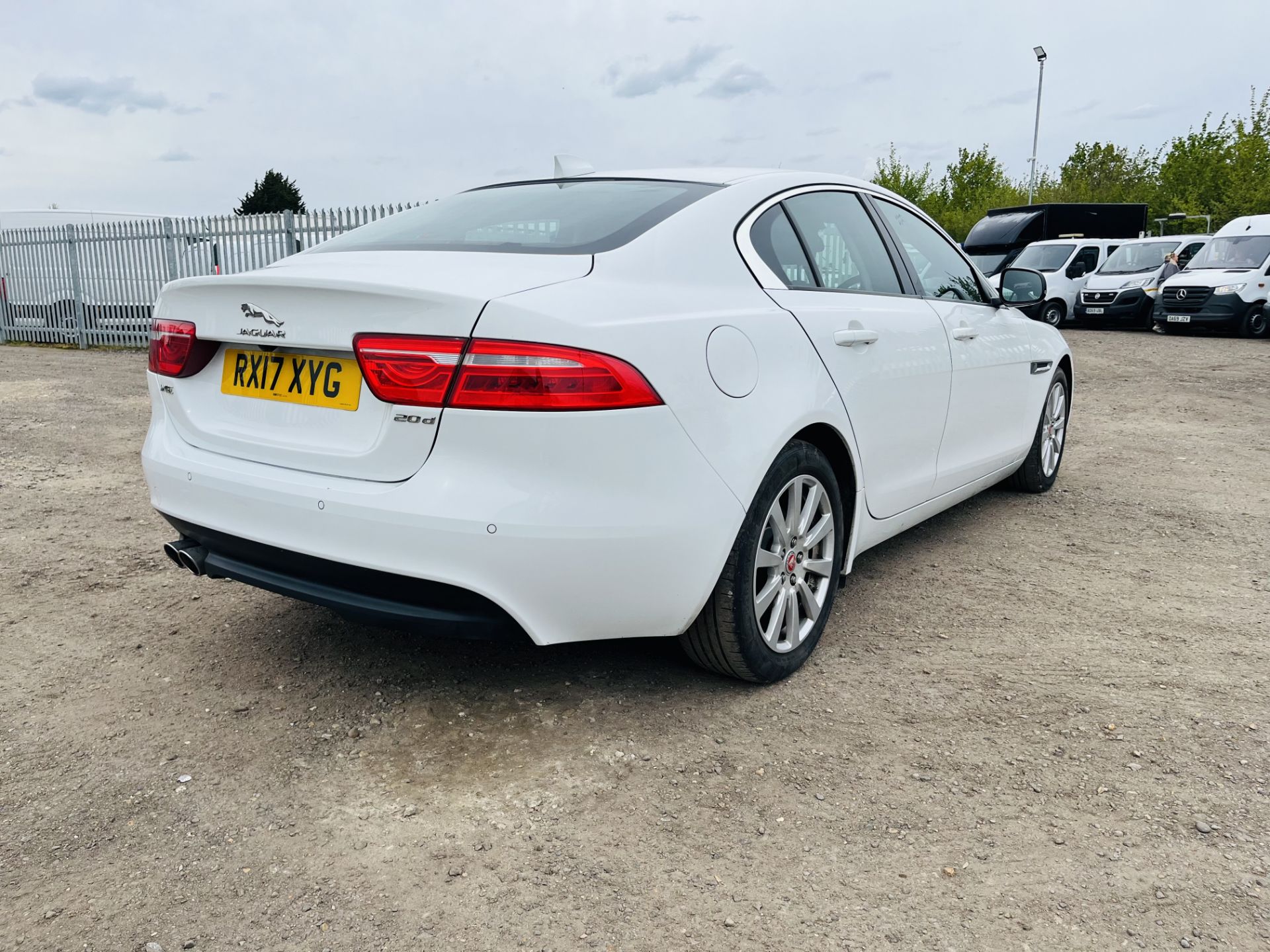 ** ON SALE ** Jaguar XE 2.0 D 180 SE Saloon 2017 '17 Reg' - ULEZ Complaint -Sat/Nav - Image 9 of 35