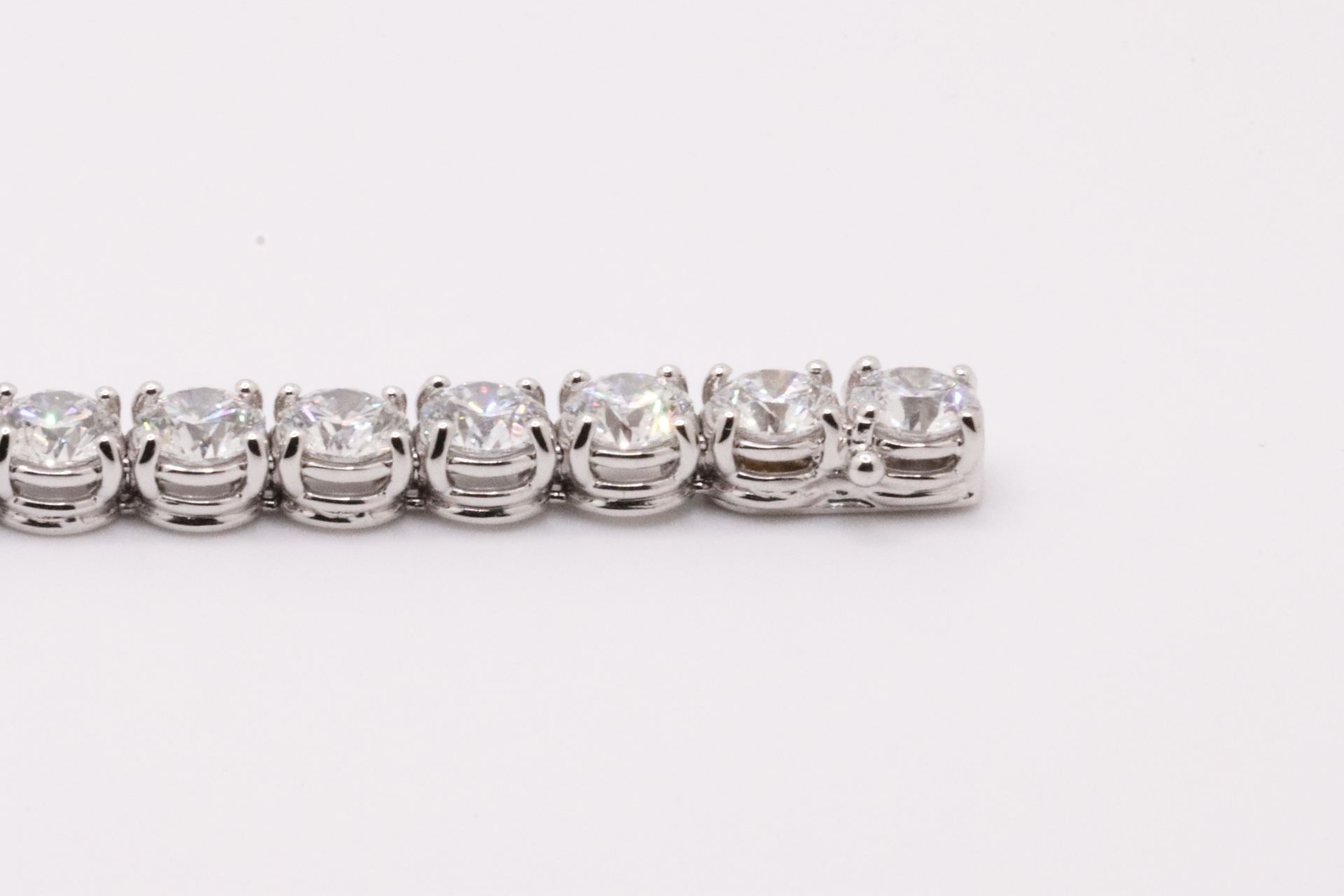 Round Brilliant Cut 14 Carat Natural Diamond Tennis Bracelet H Colour VS Clarity - 18Kt White Gold - Image 13 of 14