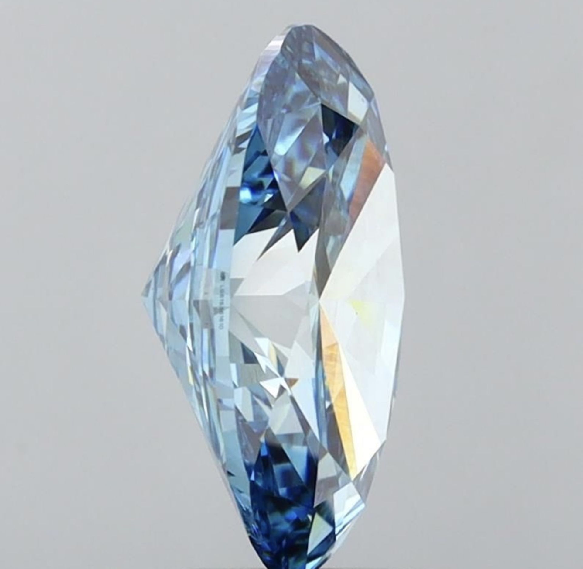 Oval Diamond 5.00 Carat Fancy Blue Colour VS2 Clarity EX EX - IGI - Bild 6 aus 9