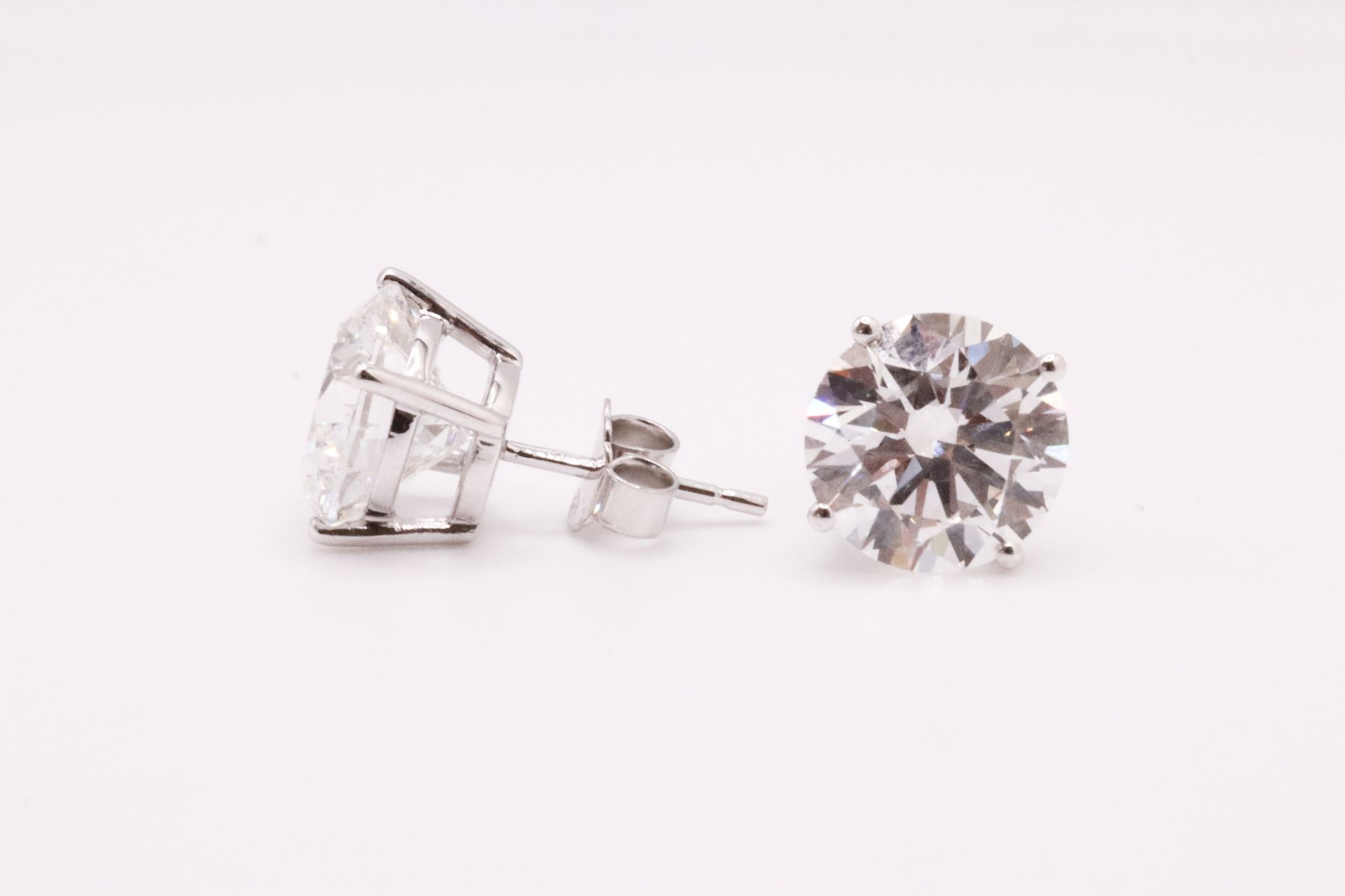 ** ON SALE ** Round Brilliant Cut 8.93 Carat Diamond 18kt White Gold Earrings-F/E Colour VVS Clarity - Image 5 of 9