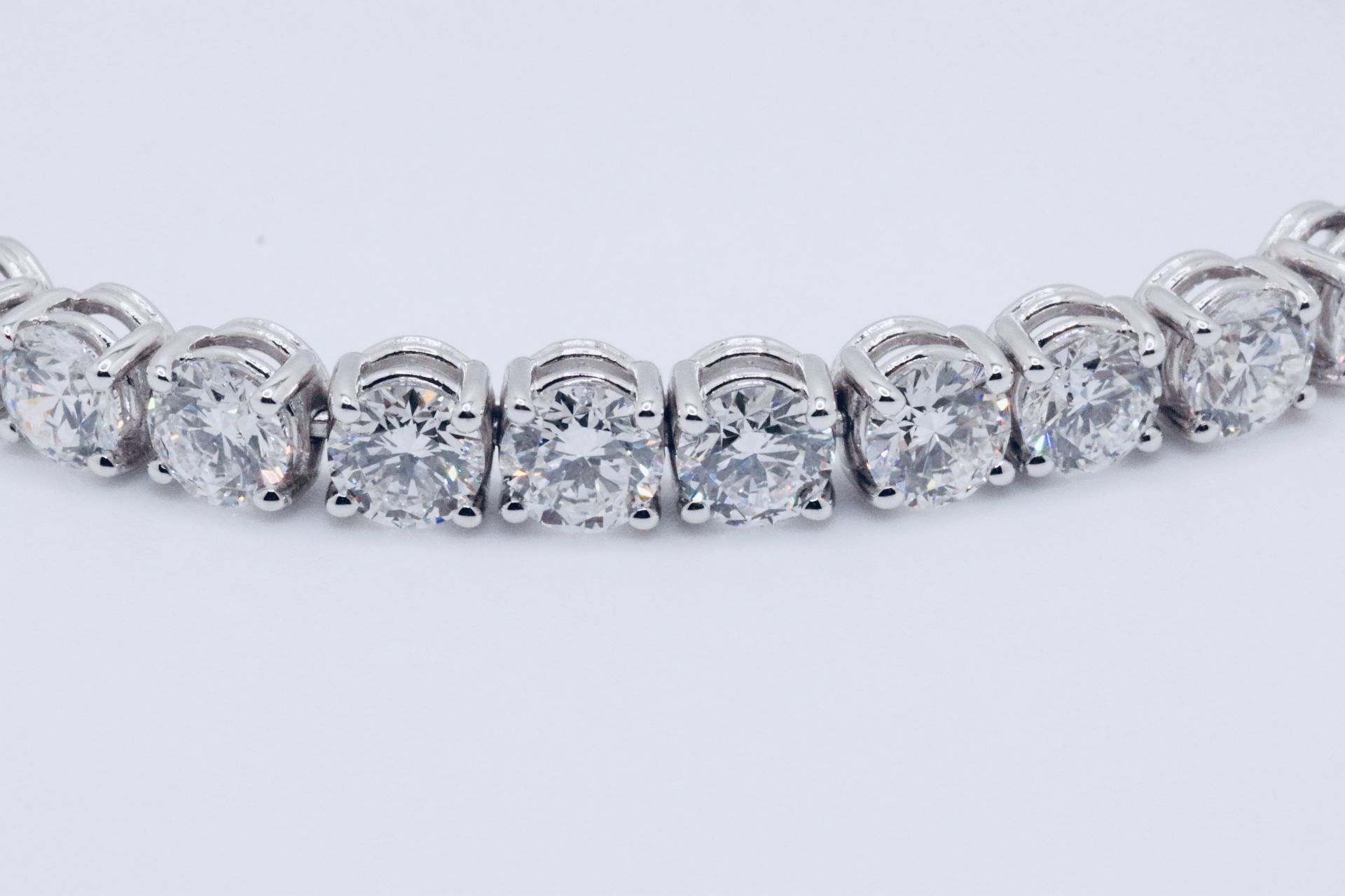 Round Brilliant Cut 18 Carat Natural Diamond Tennis Bracelet E Colour VS Clarity - 18Kt White Gold - Bild 6 aus 10