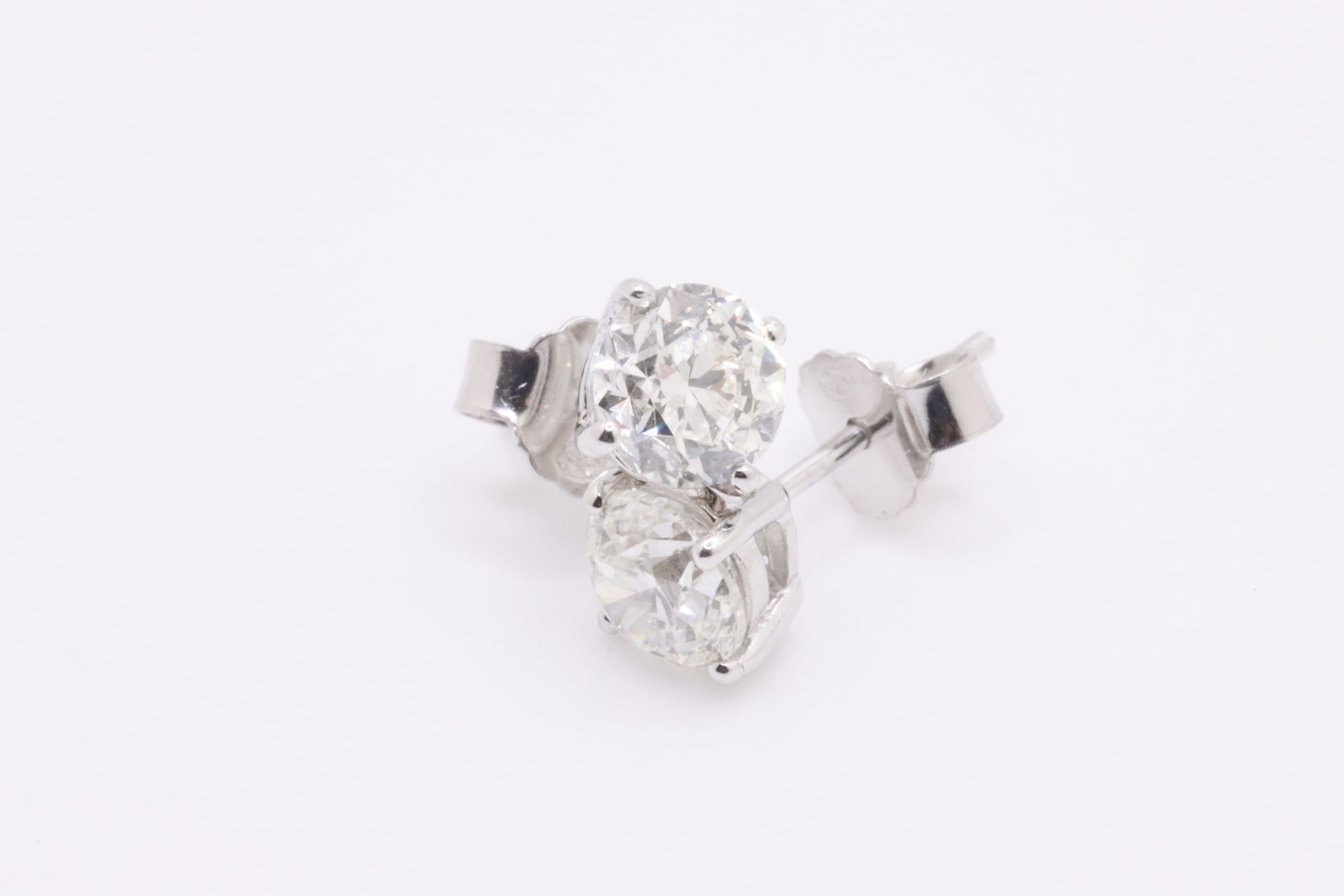 Round Brilliant Cut 1.00 Carat Diamond 18kt White Gold Earrings- F Colour VS Clarity IGI - Bild 4 aus 5