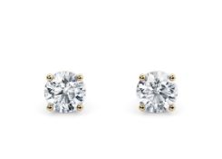 Round Brilliant Cut 3.00 Carat Diamond Earrings Set in 18kt Yellow Gold - E Colour VS Clarity - IGI