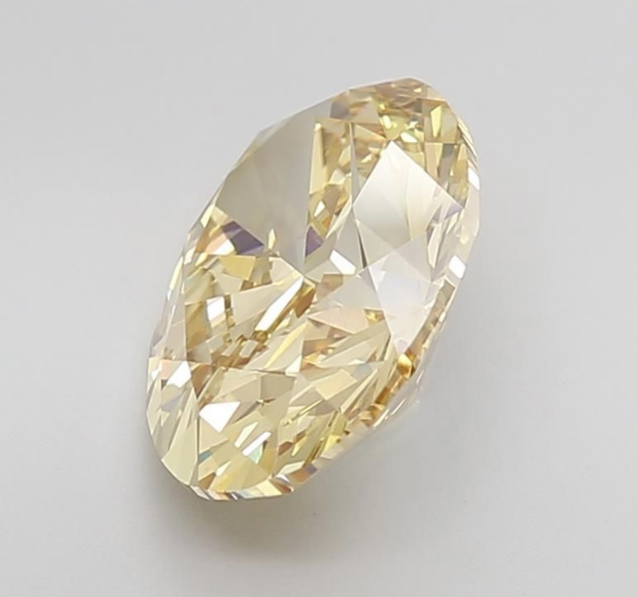 Oval Diamond 6.00 Carat Fancy Yellow Colour VS1 Clarity EX EX - IGI - Image 3 of 9