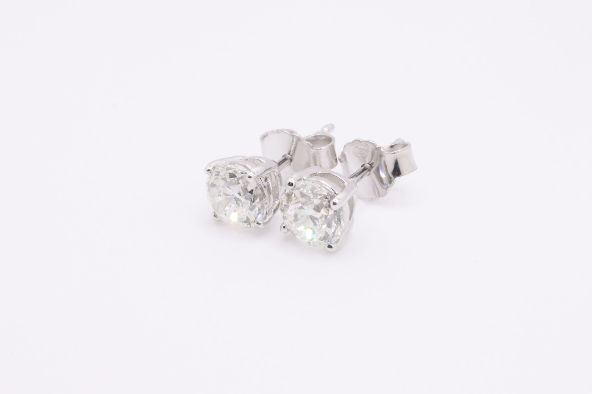 Round Brilliant Cut 1.00 Carat Diamond 18kt White Gold Earrings- F Colour VS Clarity IGI - Bild 3 aus 5