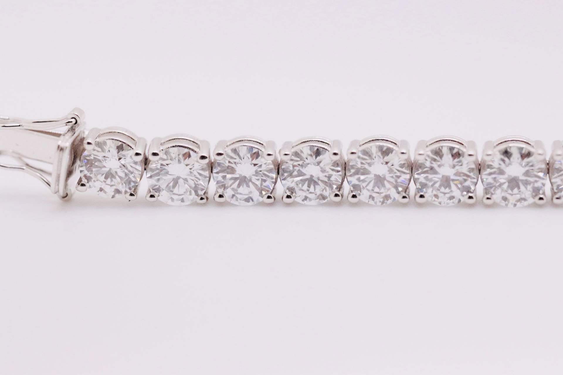 Round Brilliant Cut 23 Carat Diamond Tennis Bracelet D Colour VVS Clarity - 18Kt White Gold - IGI - Bild 9 aus 10