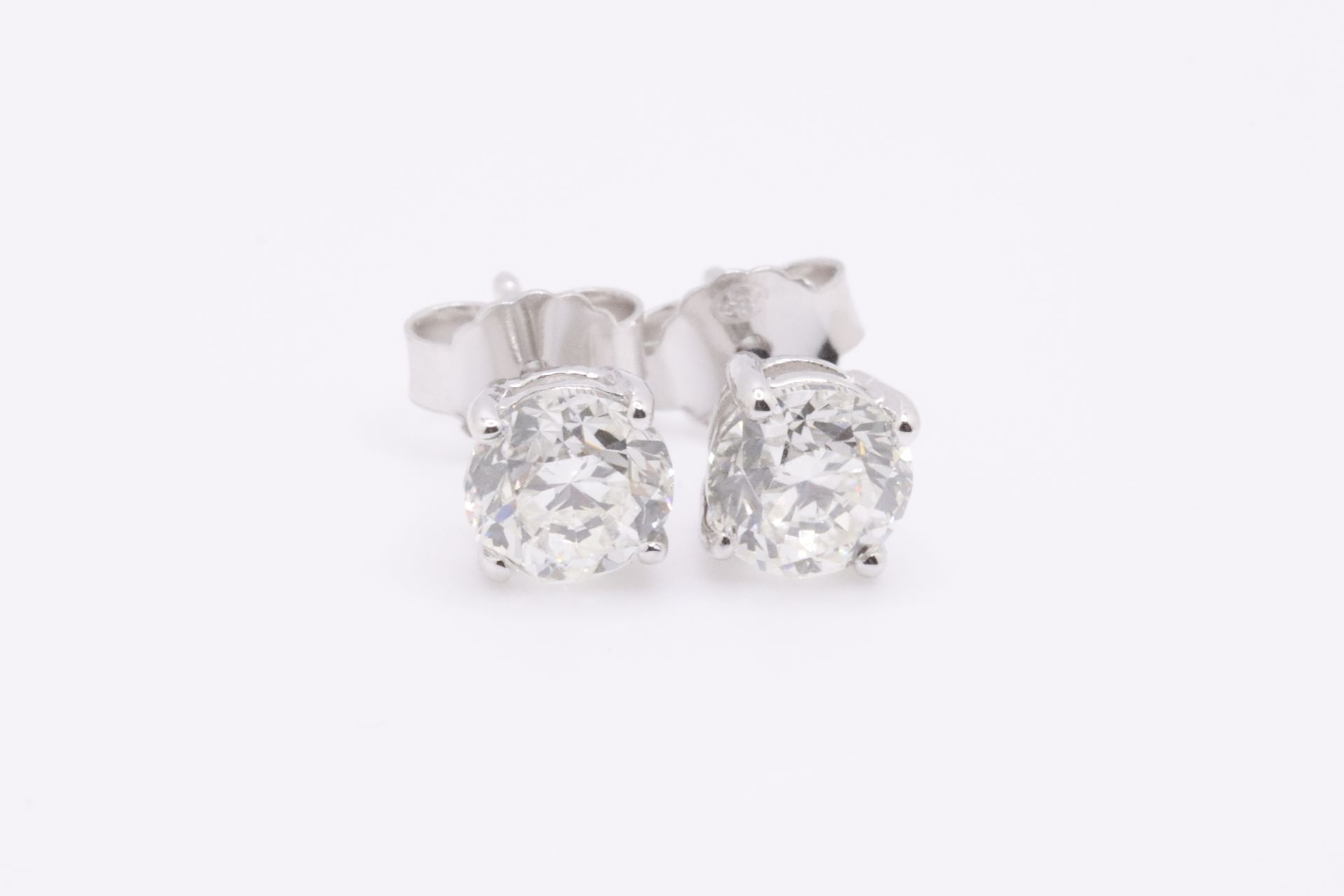 Round Brilliant Cut 1.00 Carat Diamond 18kt White Gold Earrings- F Colour VS Clarity IGI - Bild 2 aus 5