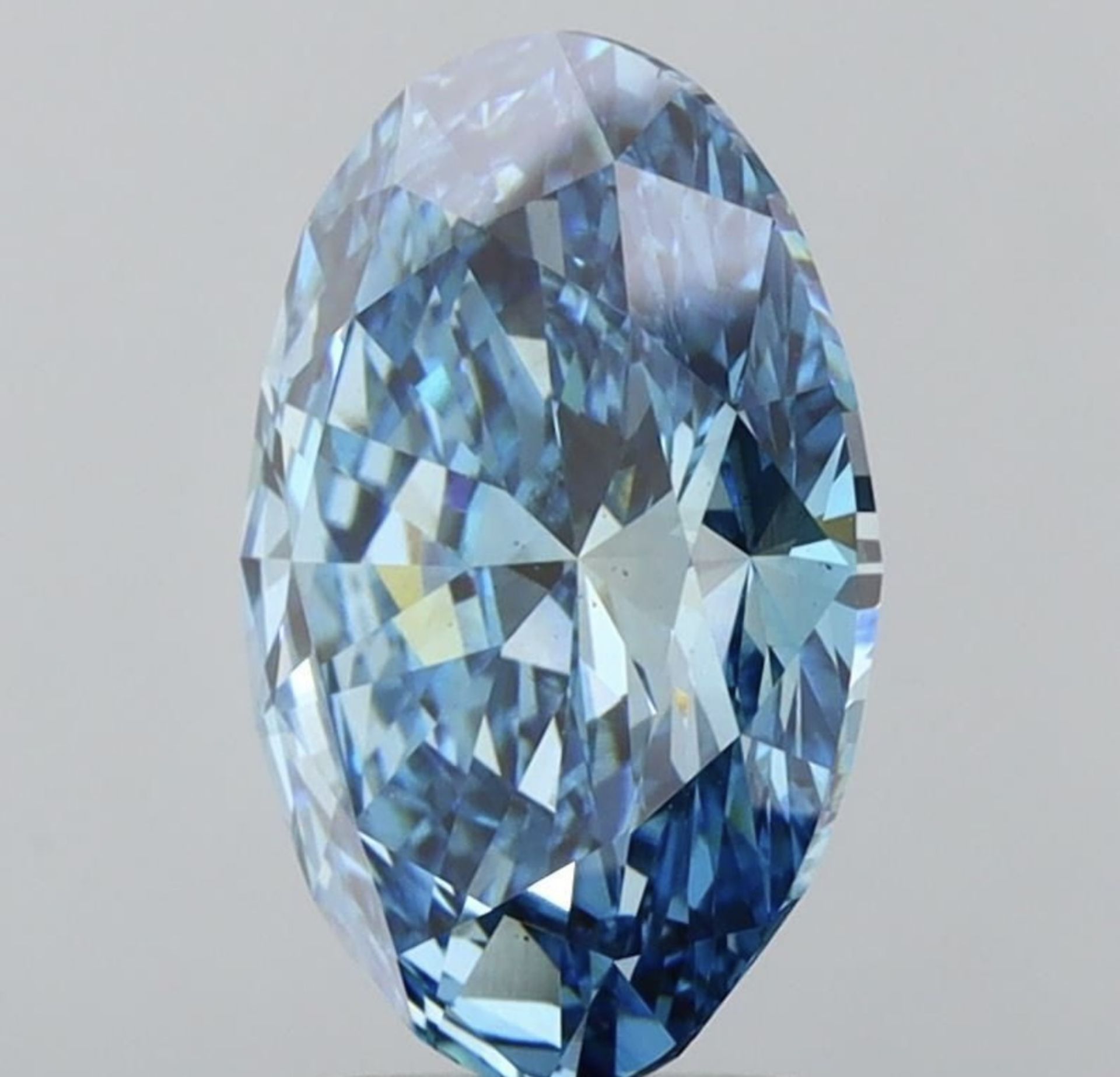 Oval Diamond 5.00 Carat Fancy Blue Colour VS2 Clarity EX EX - IGI - Bild 8 aus 9