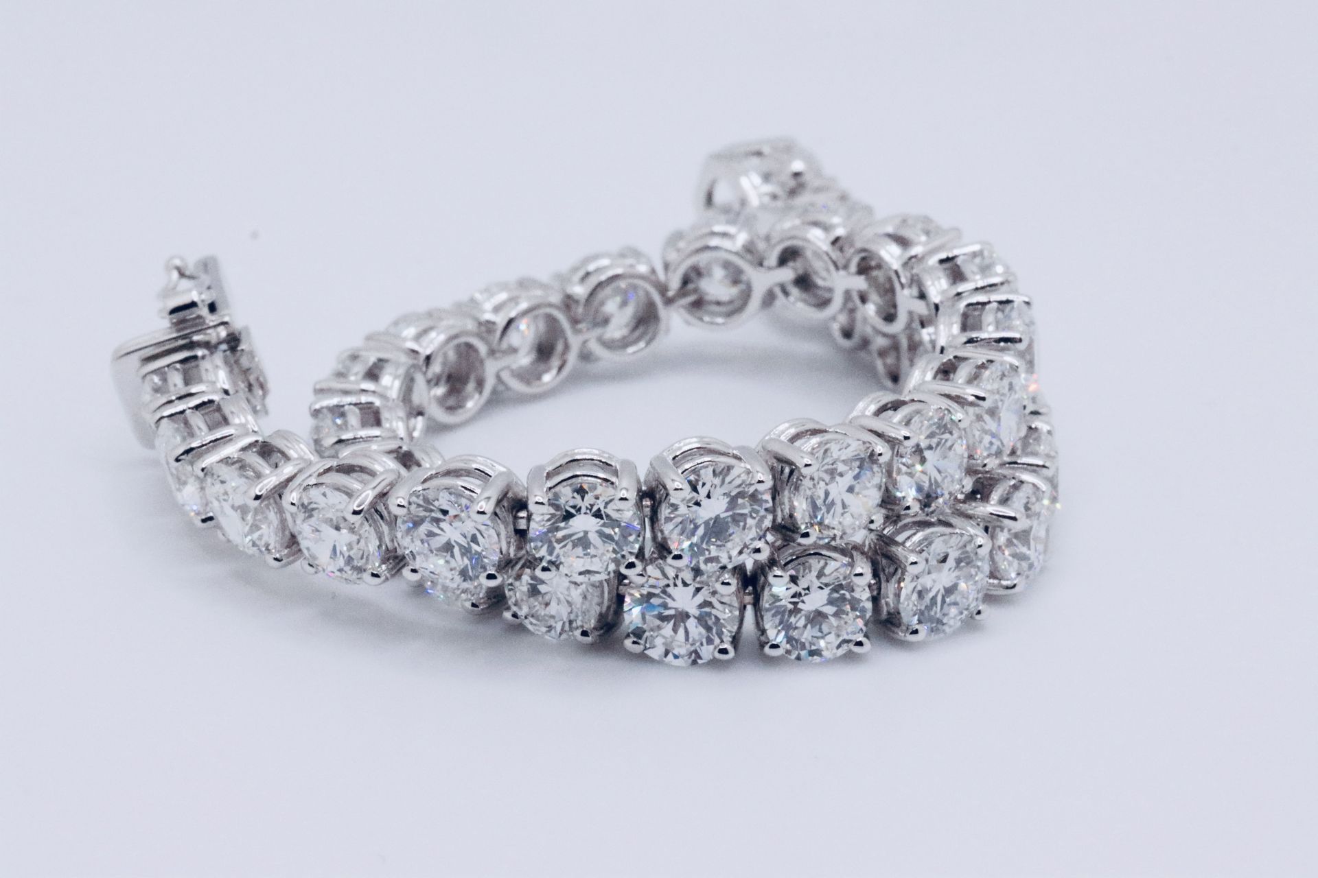 Round Brilliant Cut 18 Carat Natural Diamond Tennis Bracelet E Colour VS Clarity - 18Kt White Gold - Bild 3 aus 10