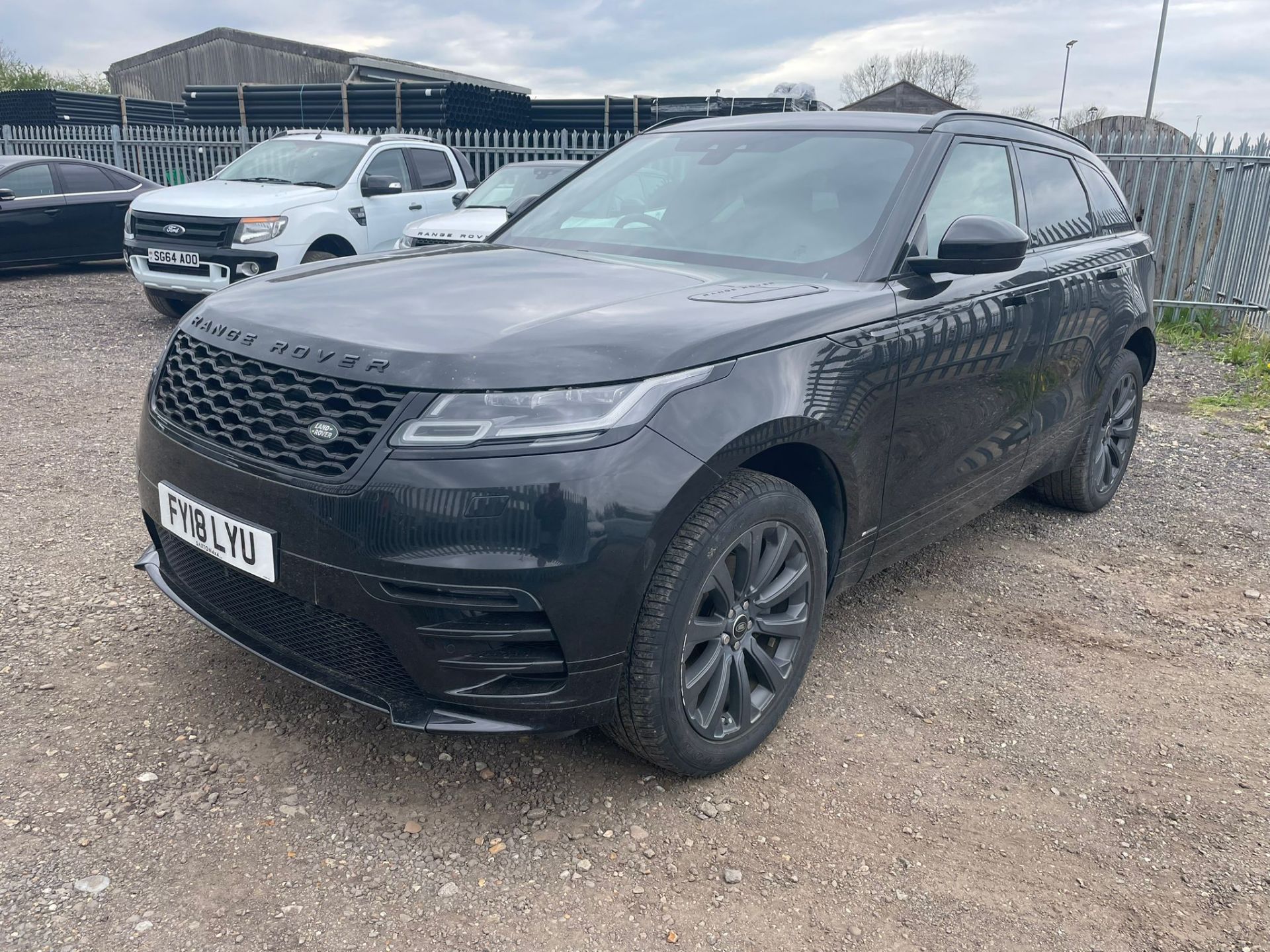 Land Rover Range Rover Velar 2.0 D240 R-Dynamic S 2018 '18 Reg' 4WD - Panoramic Roof- ULEZ Compliant - Image 3 of 33