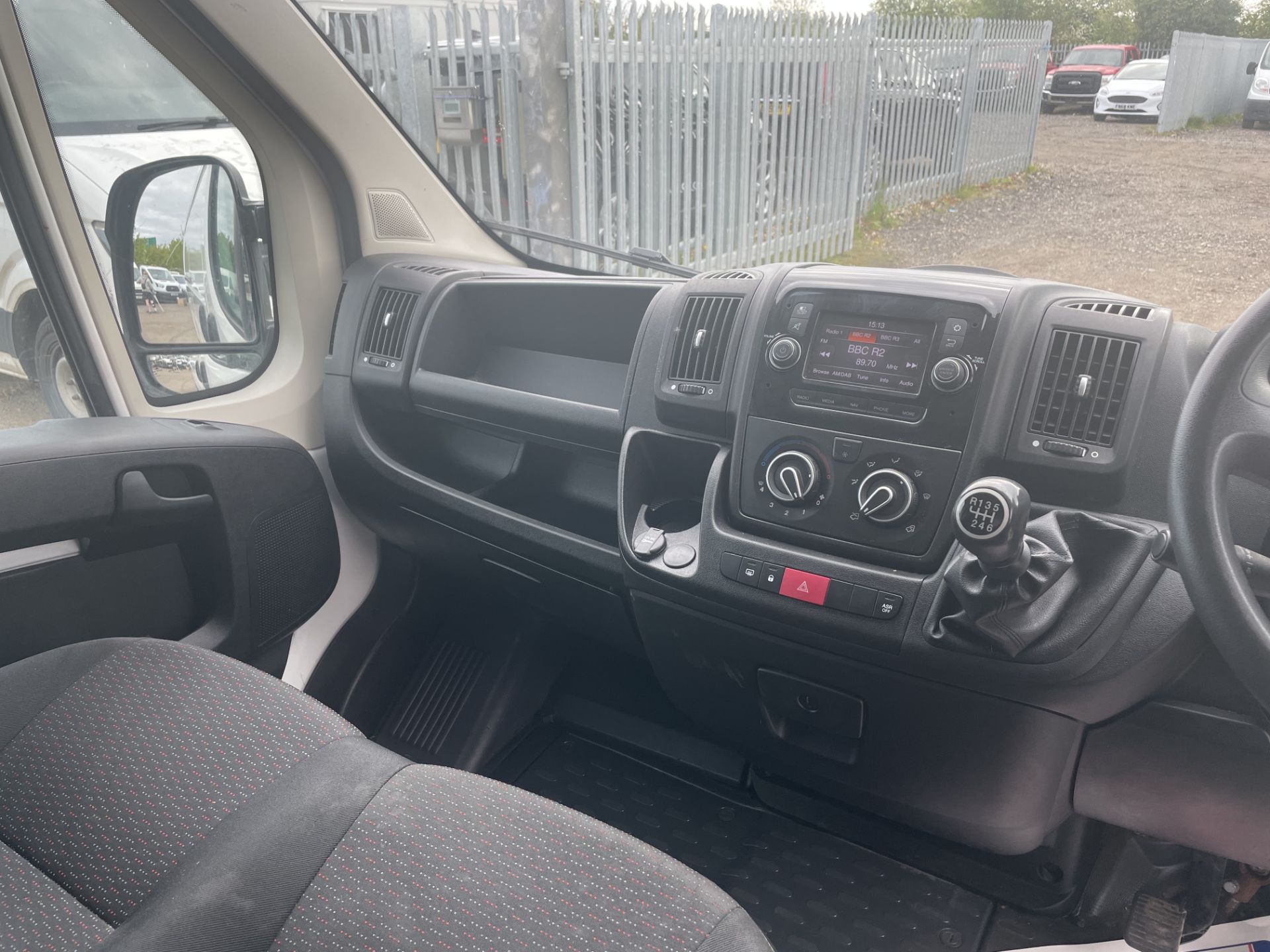 Peugeot Boxer 335 Professional 2.2 Bluehdi 140 L3H2 2020 '70 Reg'-ULEZ Compliant -Sat/Nav -A/C - Image 26 of 31