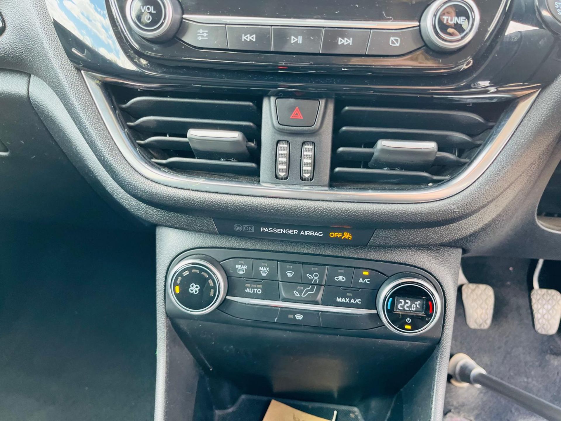 ** ON SALE **Ford Fiesta 100 Titanium 1.0 2018 '68 Reg' - A/C - Navigation - ULEZ Compliant - Image 19 of 34
