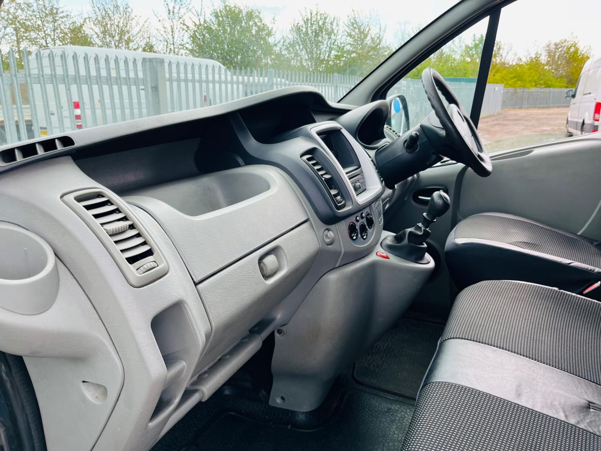 Vauxhall Vivaro 2.9T 2.0 Cdti 115 Sportive L2 H1 2013 '63 Reg'- A/C - Parking Sensors -No Vat - Image 27 of 29