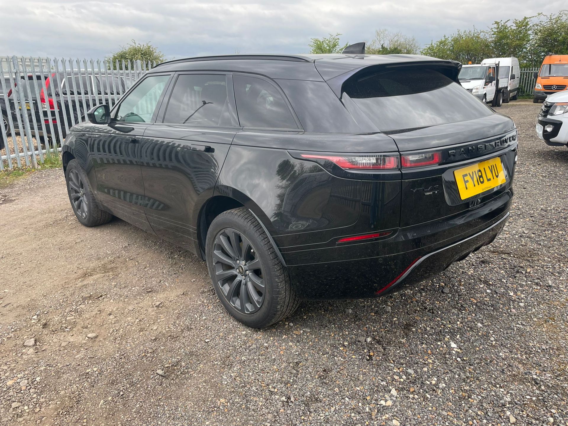 Land Rover Range Rover Velar 2.0 D240 R-Dynamic S 2018 '18 Reg' 4WD - Panoramic Roof- ULEZ Compliant - Image 5 of 33