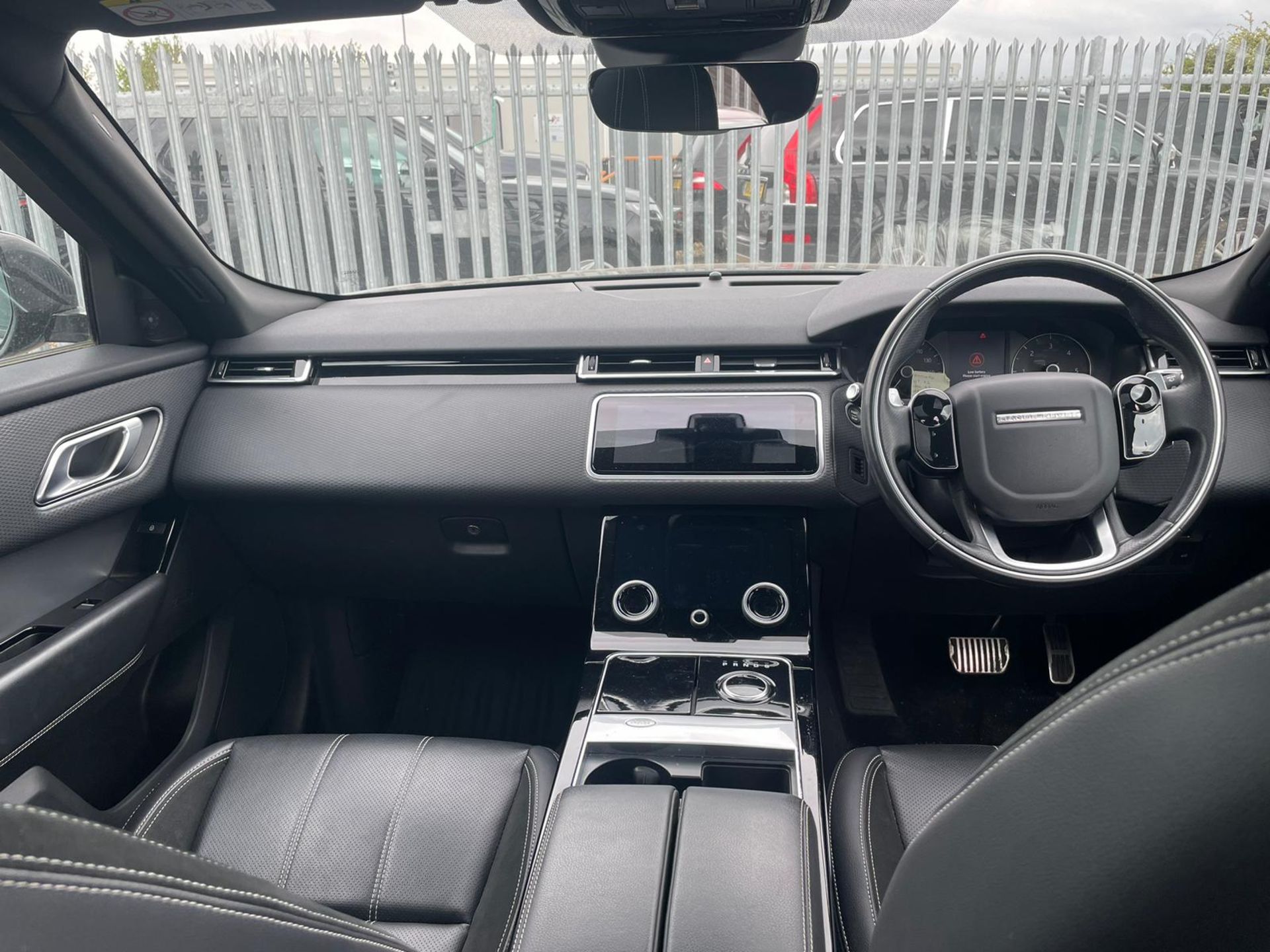 Land Rover Range Rover Velar 2.0 D240 R-Dynamic S 2018 '18 Reg' 4WD - Panoramic Roof- ULEZ Compliant - Image 18 of 33