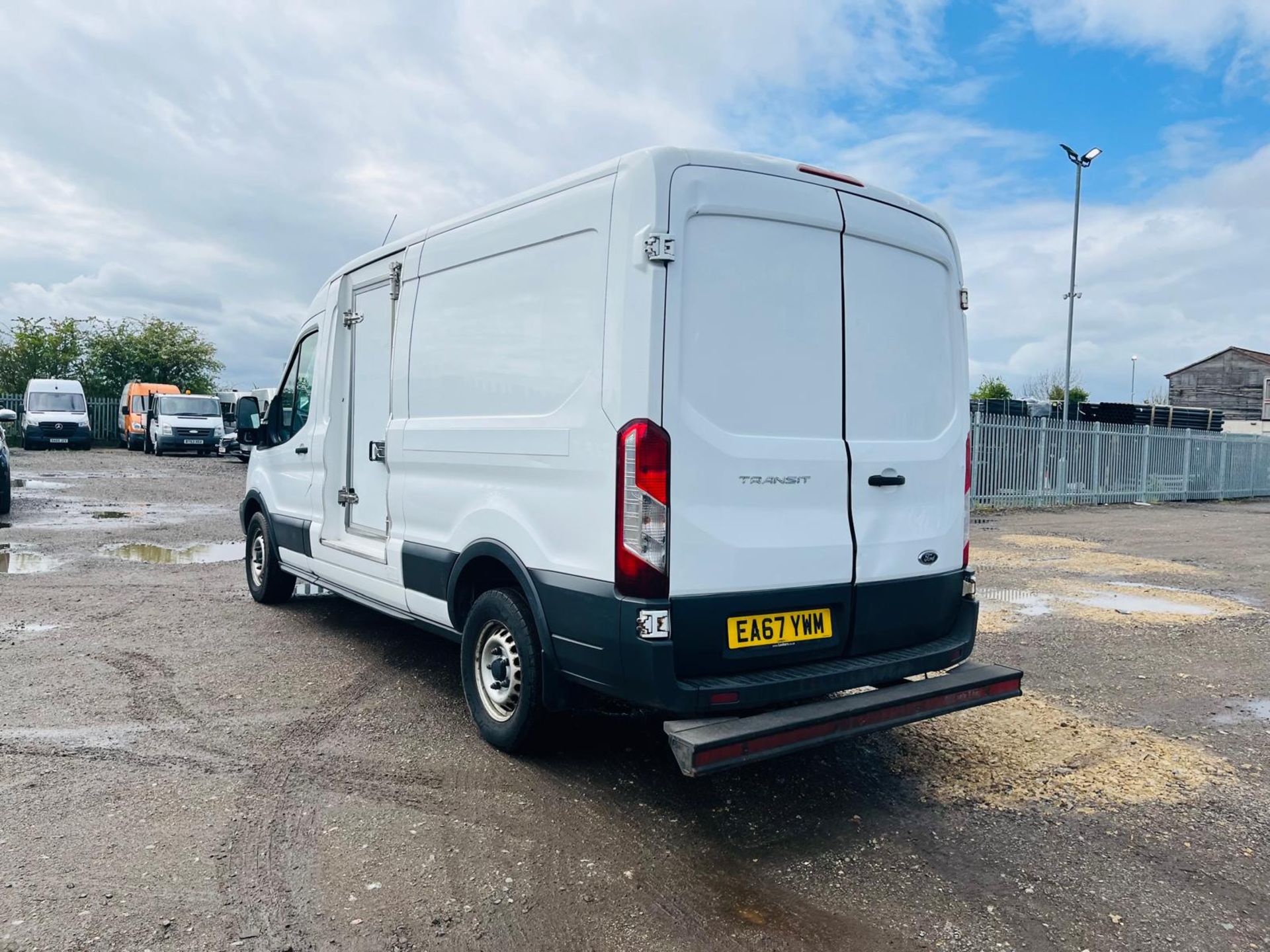 Ford Transit 350 130 Ecoblue RWD L3H3 2017 '67 Reg' -Fridge/Freezer -Sat/Nav -Bluetooth Handsfree - Image 8 of 31