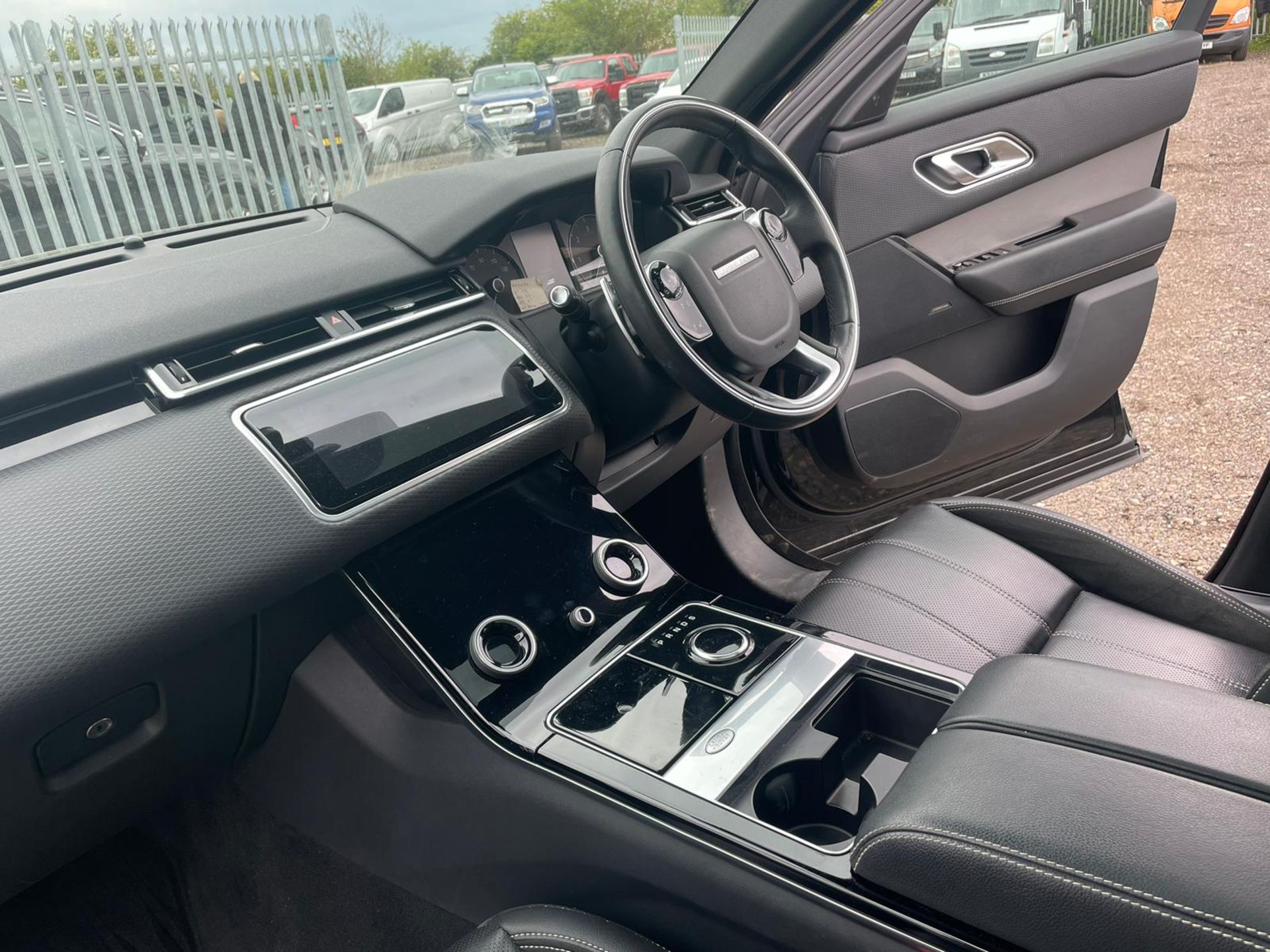 Land Rover Range Rover Velar 2.0 D240 R-Dynamic S 2018 '18 Reg' 4WD - Panoramic Roof- ULEZ Compliant - Image 24 of 33
