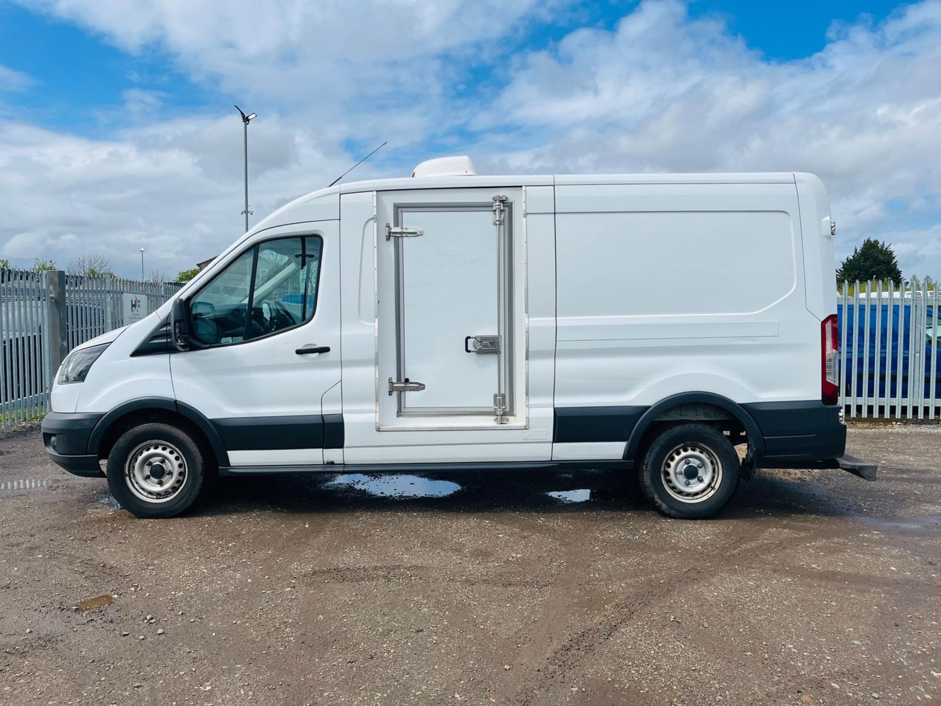 Ford Transit 350 130 Ecoblue RWD L3H3 2017 '67 Reg' -Fridge/Freezer -Sat/Nav -Bluetooth Handsfree - Image 4 of 31