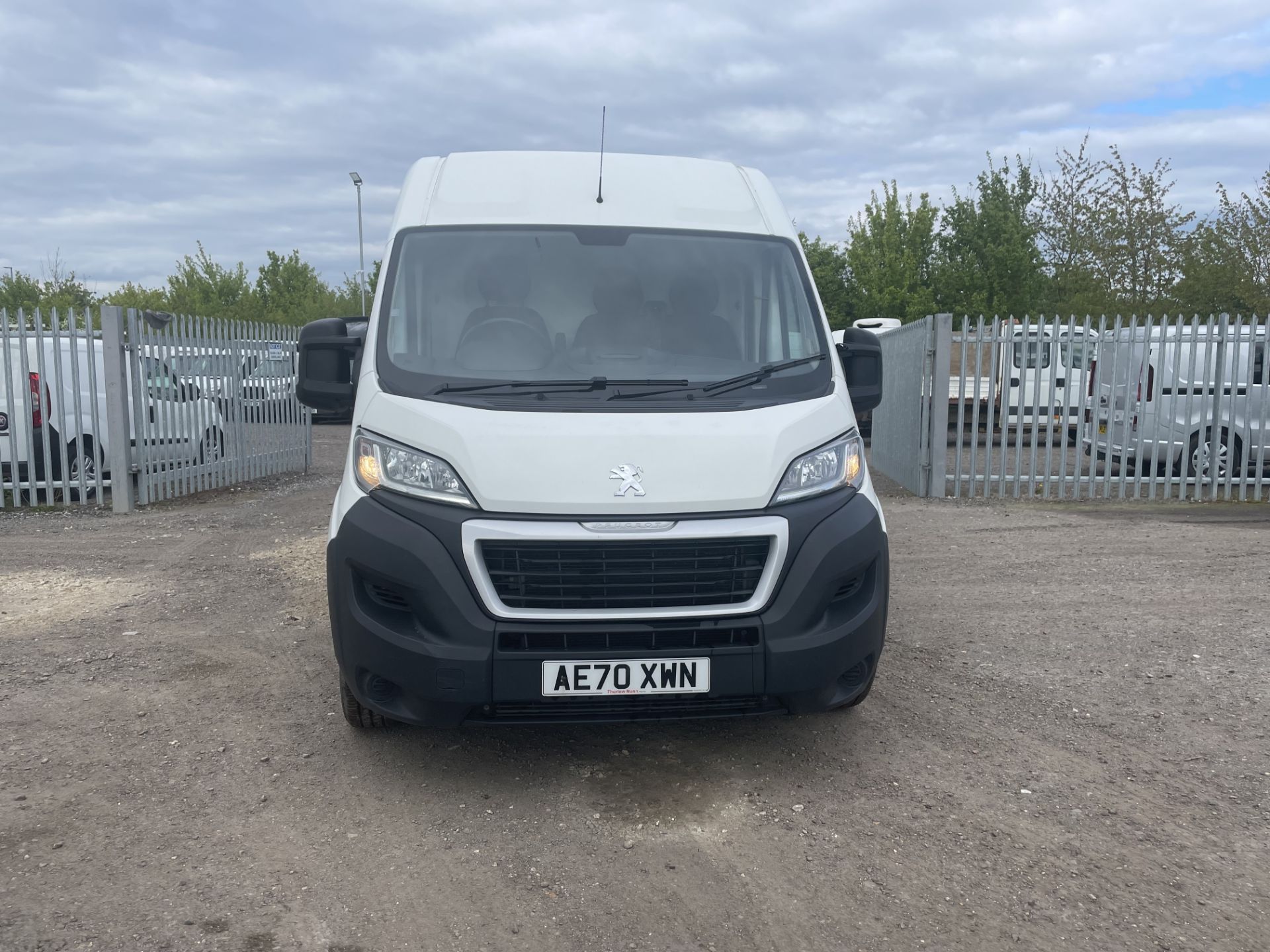 Peugeot Boxer 335 Professional 2.2 Bluehdi 140 L3H2 2020 '70 Reg'-ULEZ Compliant -Sat/Nav -A/C - Image 2 of 31