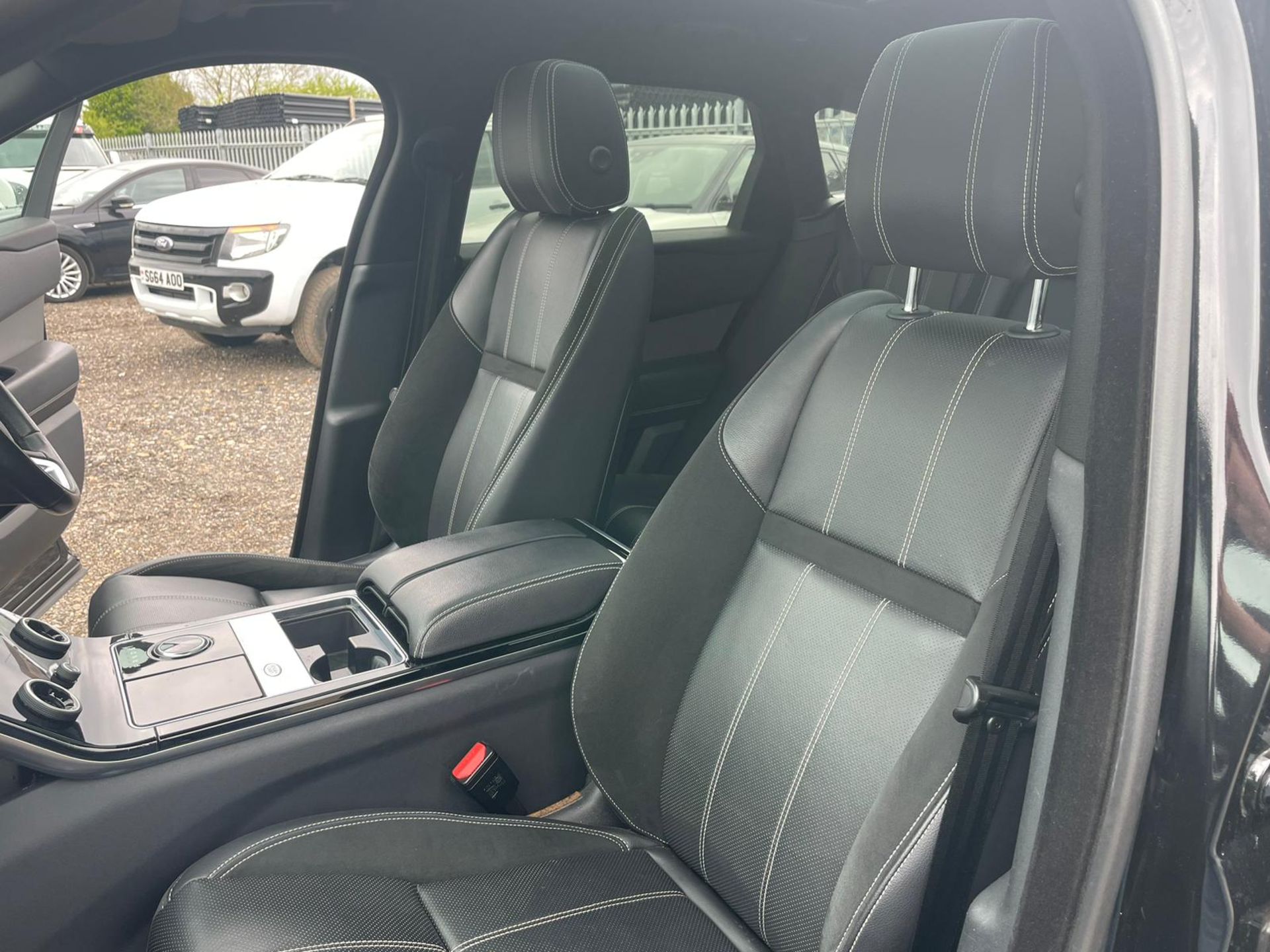 Land Rover Range Rover Velar 2.0 D240 R-Dynamic S 2018 '18 Reg' 4WD - Panoramic Roof- ULEZ Compliant - Image 23 of 33