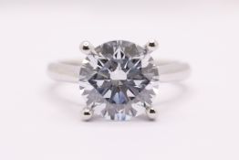 Round Brilliant Cut Diamond 4.04 Carat Fancy Blue Colour VVS2 Clarity Platinum Ring - IGI Cert