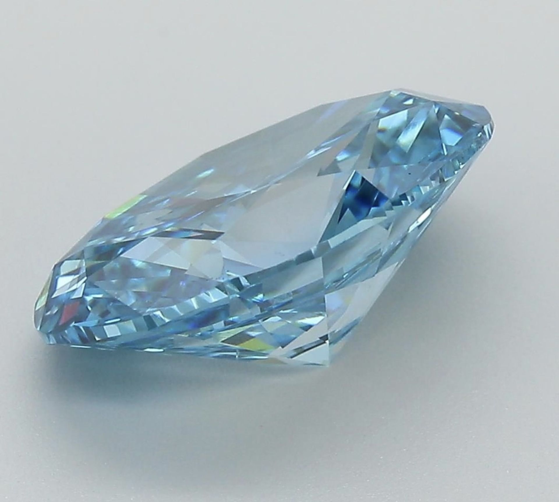 Oval Diamond 5.01 Carat Fancy Blue Colour VS2 Clarity EX EX - IGI - Bild 3 aus 8