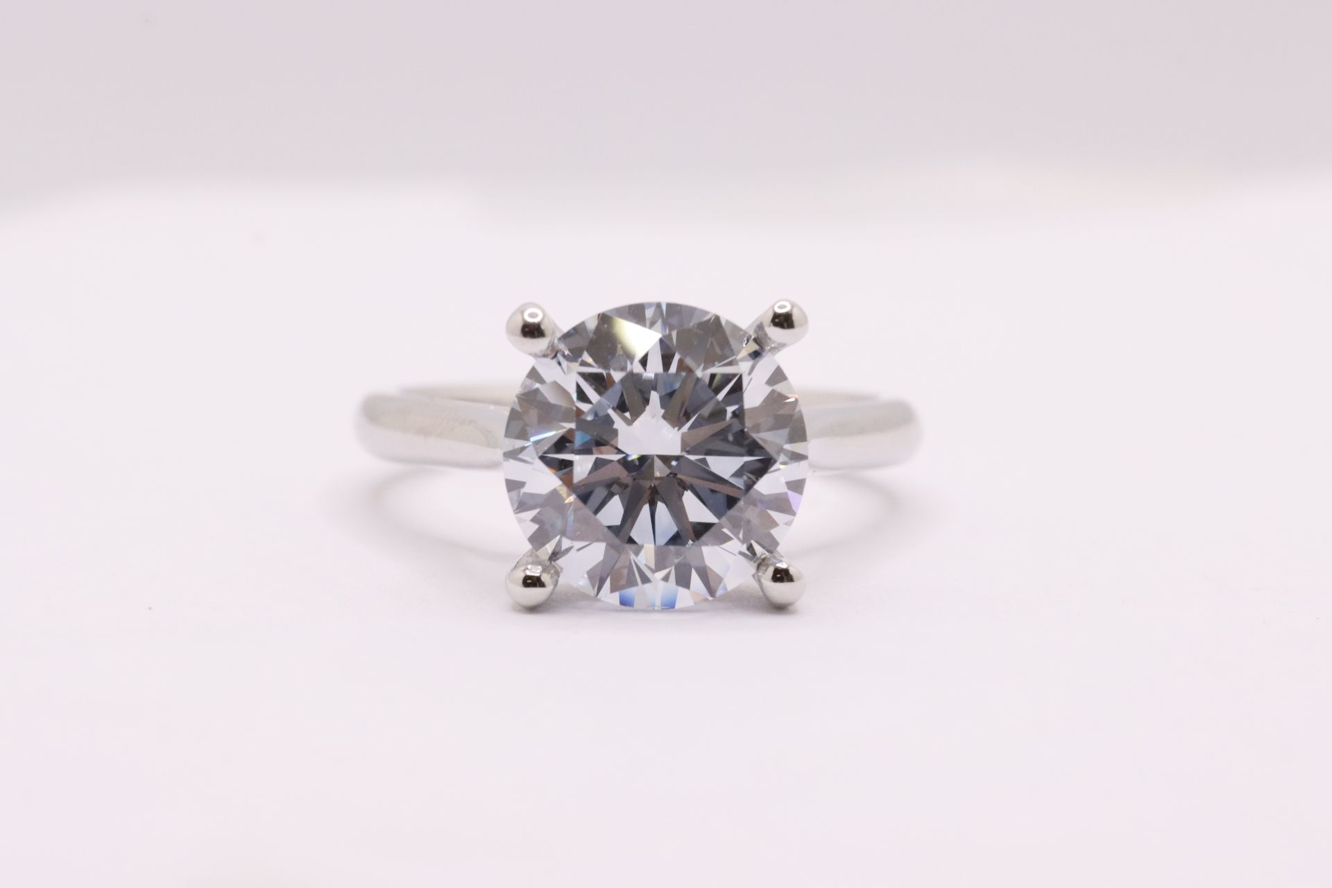 Round Brilliant Cut Diamond 4.04 Carat Fancy Blue Colour VVS2 Clarity Platinum Ring - IGI Cert - Bild 3 aus 14