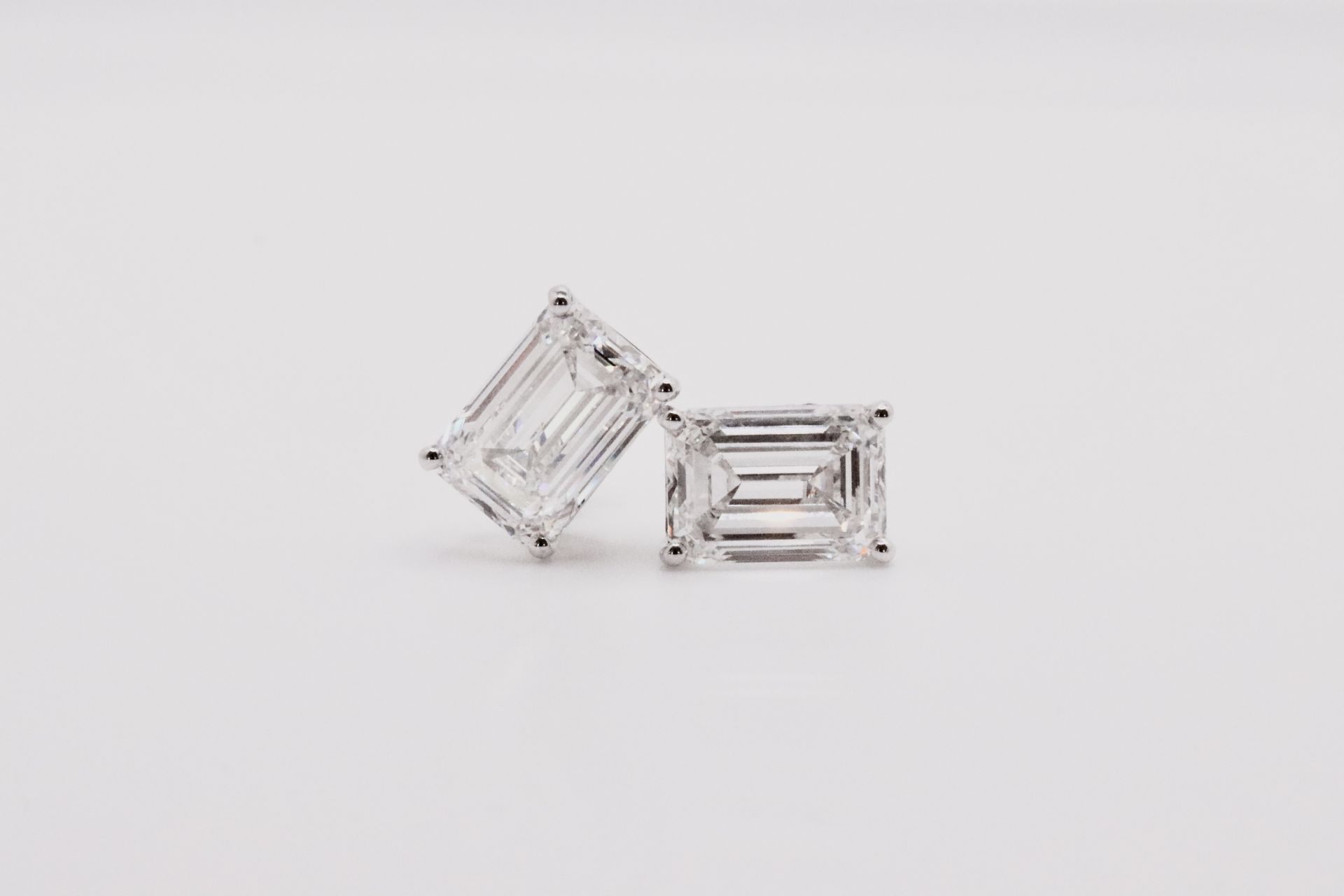 Emerald Cut 2.00 Carat Natural Diamond Earrings 18kt White Gold - Colour F - VS Clarity- GIA