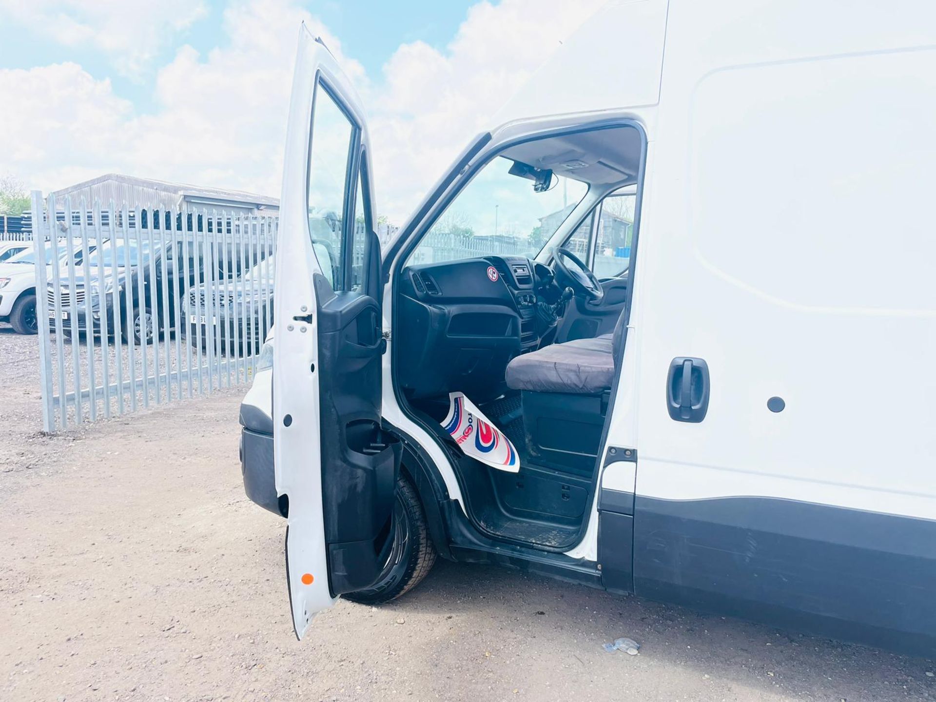 ** ON SALE **Iveco Daily 35S13 2.3 L2 H1 2016 '66 Reg' -ULEZ Compliant -Bluetooth Handsfree -Tow Bar - Image 19 of 24